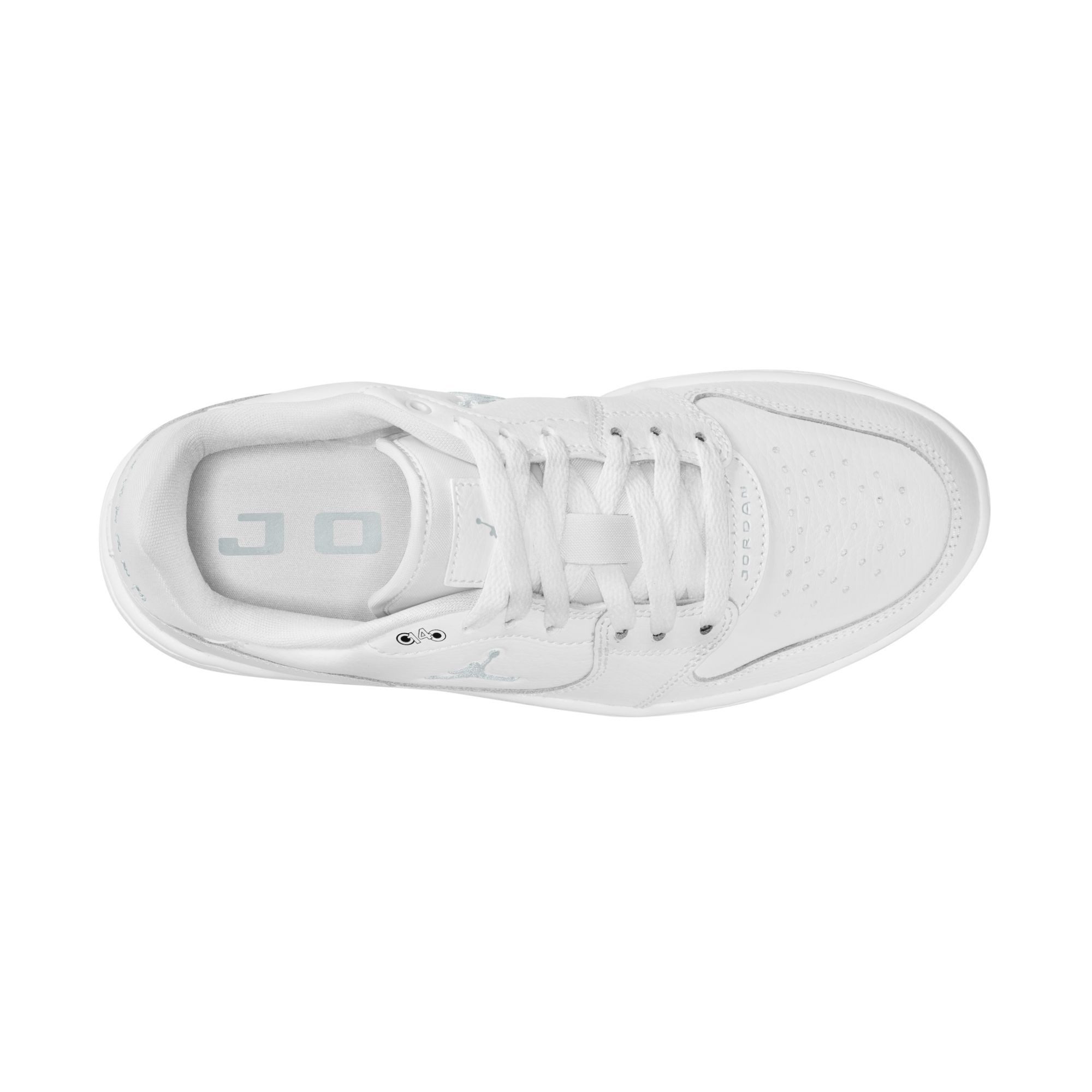 Jordan Jordan Court Connect Low Sneaker inspiriert vom Look des Air Jordan 1