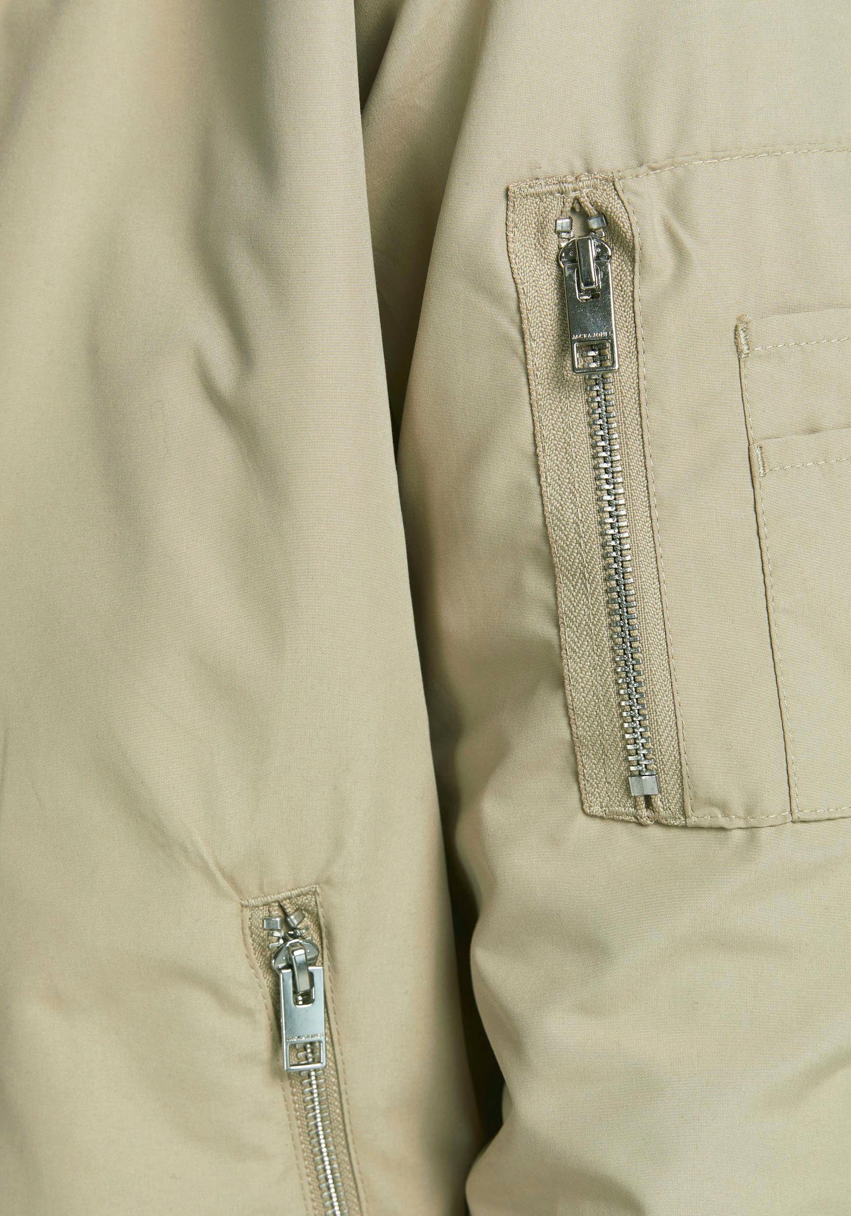 Jack & Jones Blouson JJERUSH mit Stehkragen und Reißverschlusstaschen unifarben, modisch, regular fit, Polyester