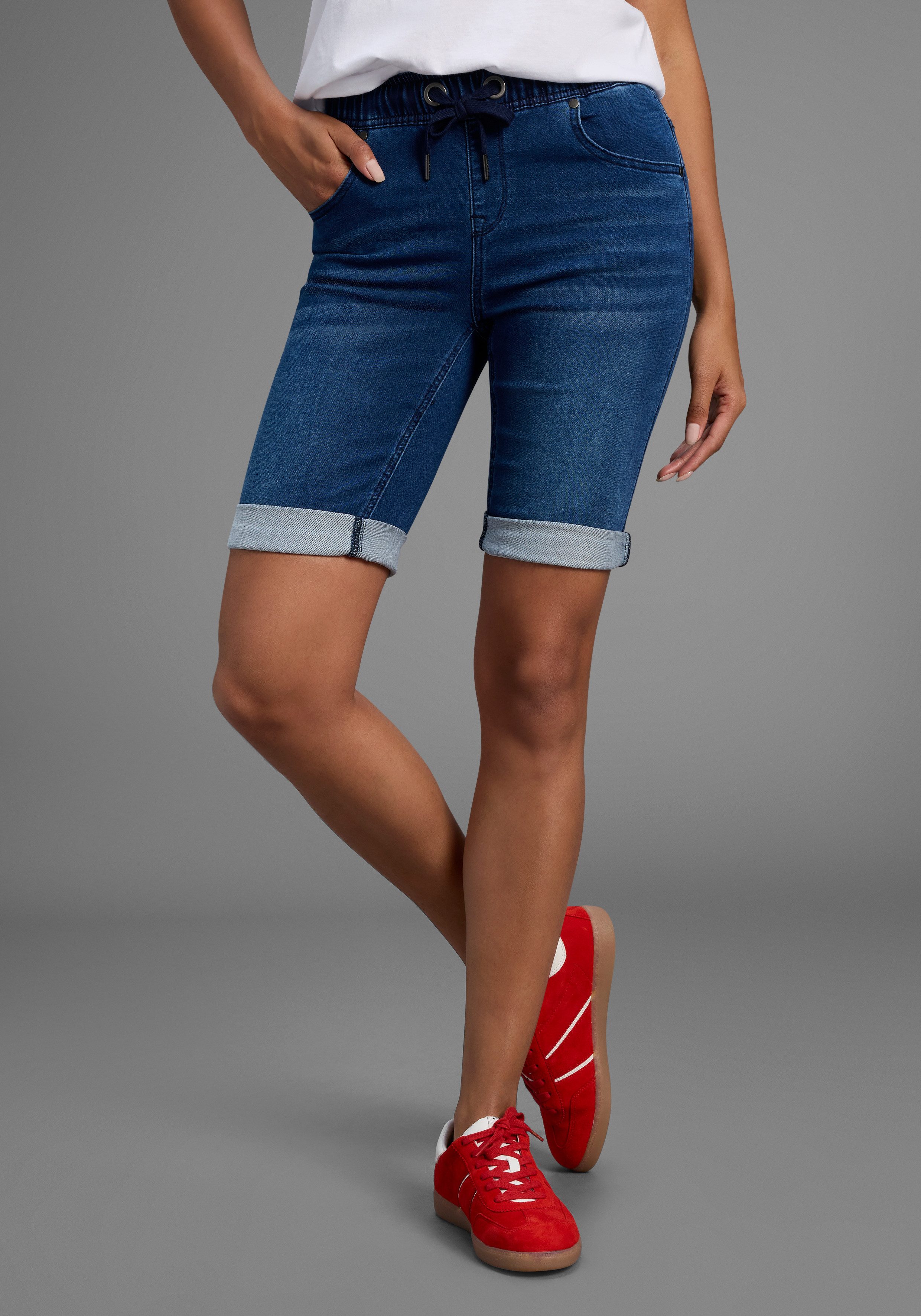 Arizona Jogg-Jeansbermudas hohe Leibhöhe, krempelbare Beinabschlüsse, günstig online kaufen
