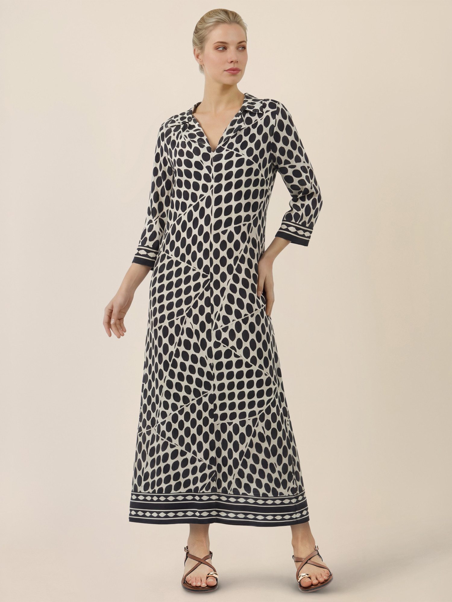 Apart Jerseykleid mit V-Ausschnitt und Grafikmuster