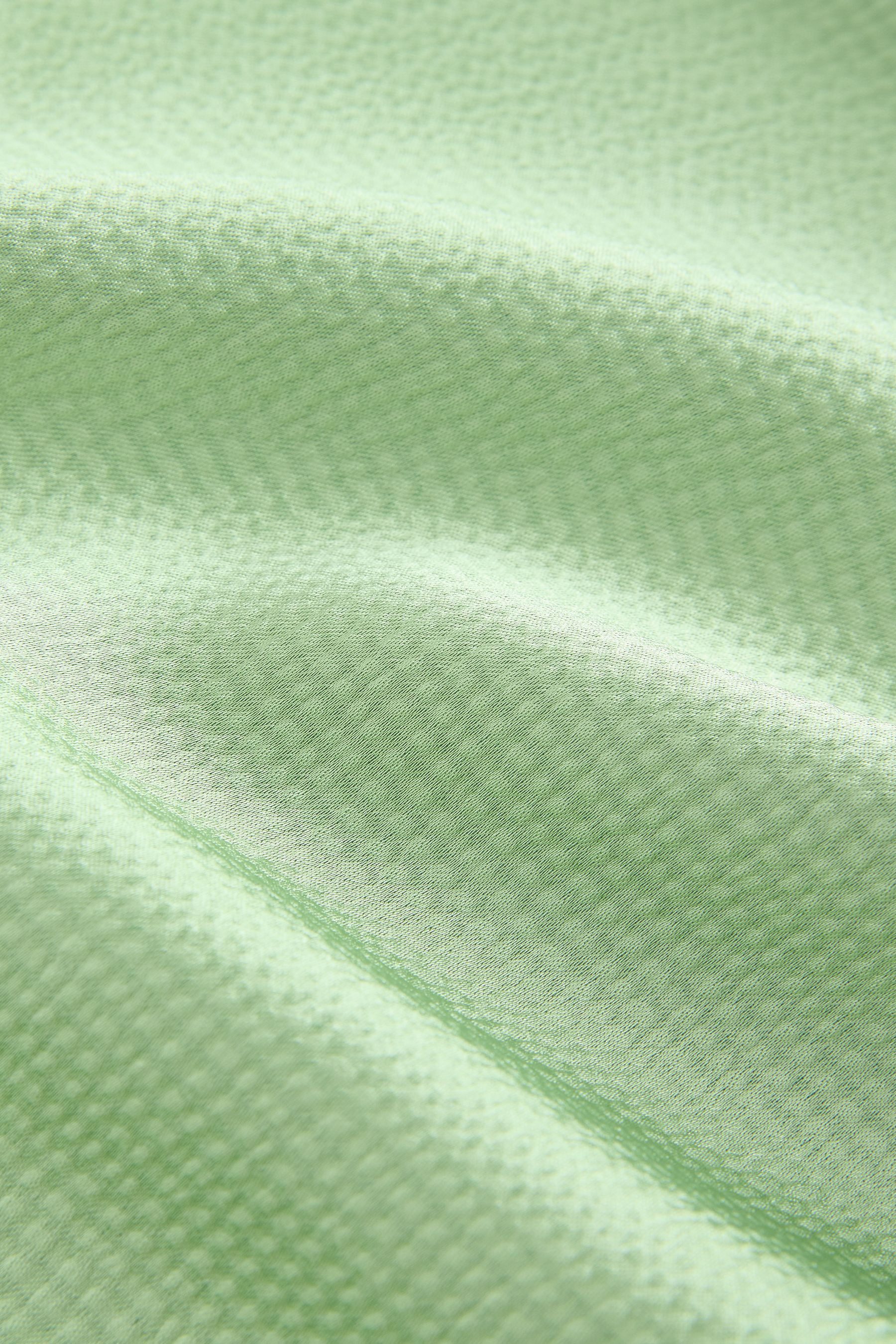 Next Midikleid Kurzärmeliges Midikleid aus strukturiertem Satin (1-tlg)