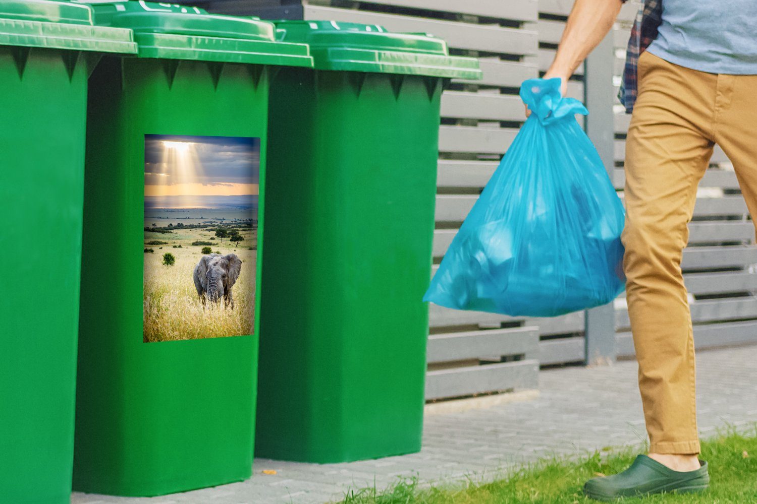 Natur Sonne - - Abfalbehälter Mülleimer-aufkleber, Wandsticker Mülltonne, MuchoWow Tiere - St), (1 Container, - Landschaft Sticker, Elefant