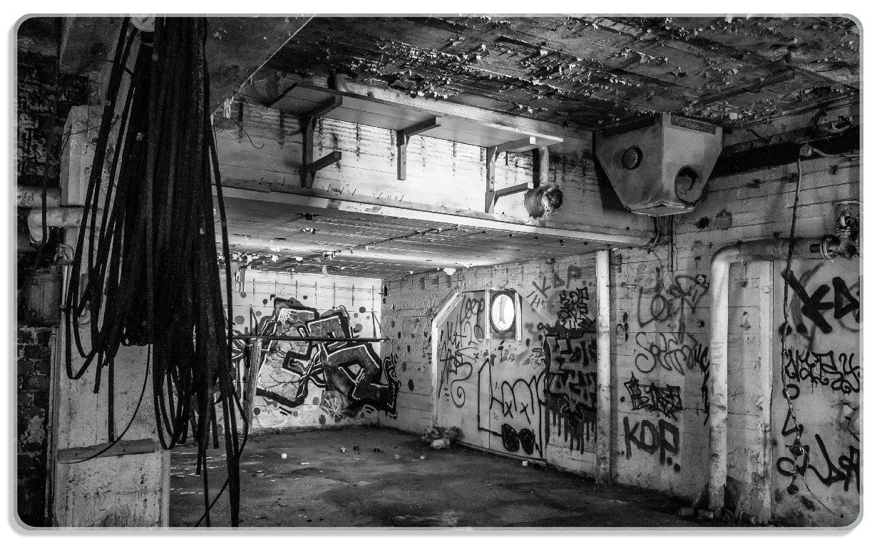 1-St), 14x23cm mit Alte Fabrik Gummifüße Wallario rutschfester schwarz 4mm, in Graffiti, Frühstücksbrett verlassene ESG-Sicherheitsglas, weiß (inkl.