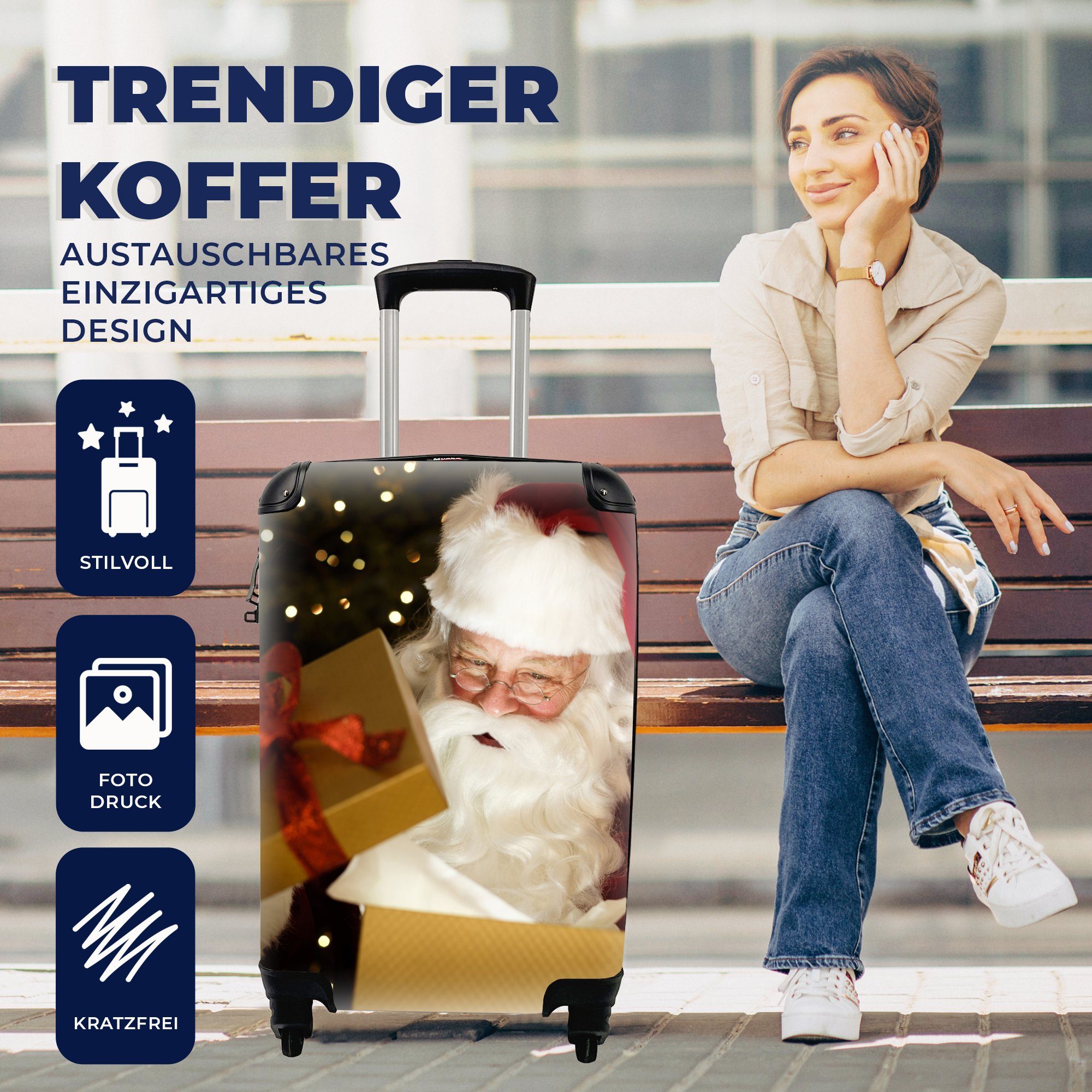 Ferien, Trolley, Rollen, Öffnen Ein der Weihnachtsgeschenke, des mit Handgepäckkoffer beim Handgepäck für Porträt Reisekoffer Weihnachtsmanns rollen, Reisetasche 4 MuchoWow