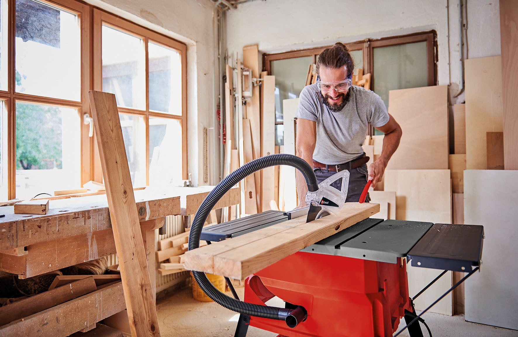 Einhell Tischkreissäge TC-TS 2025/2 U, 220-240 V, 2000 W, 5000 U/min, mit Parallelanschlag