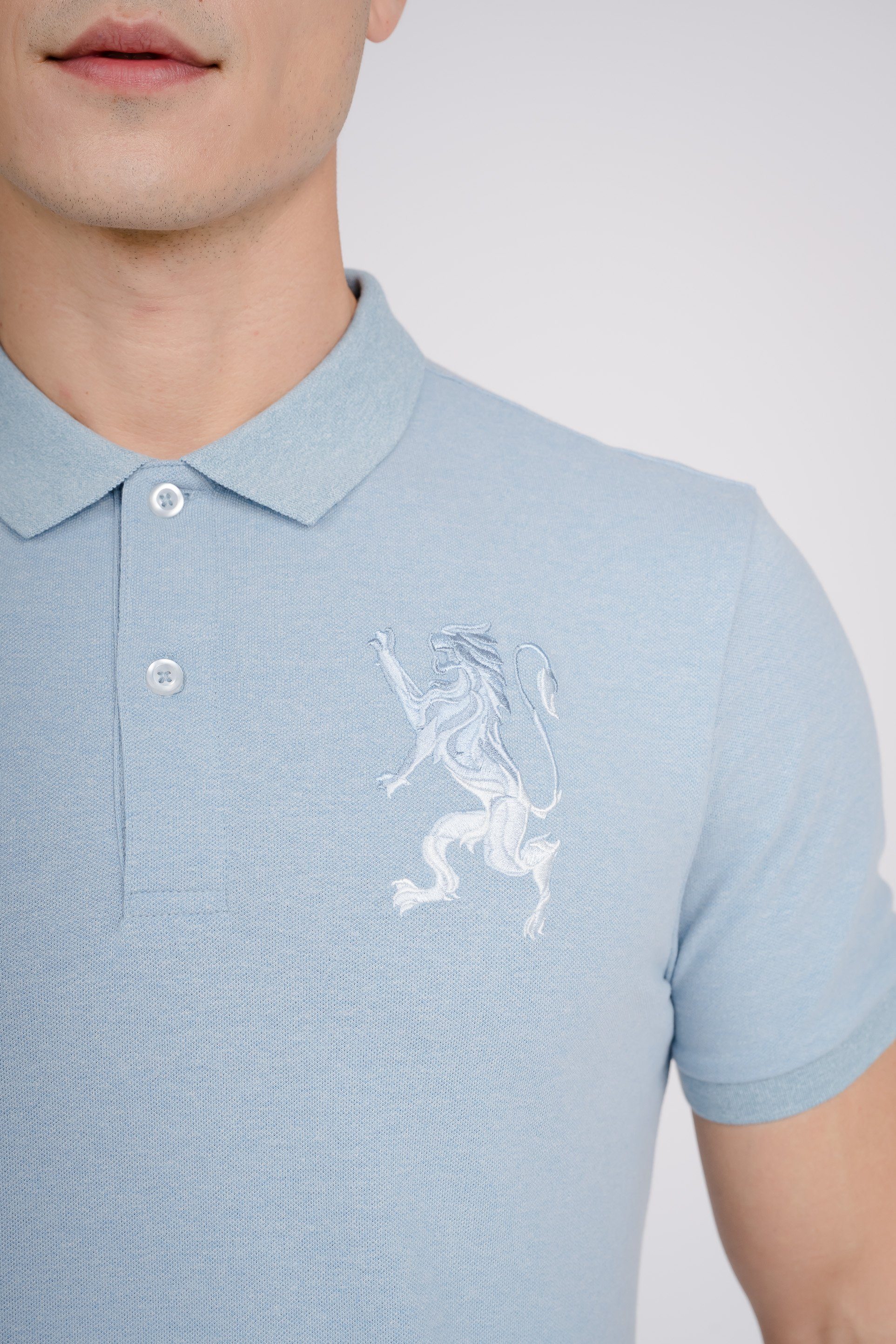 Stickerei 3D Lion Poloshirt GIORDANO mit toller hellblau