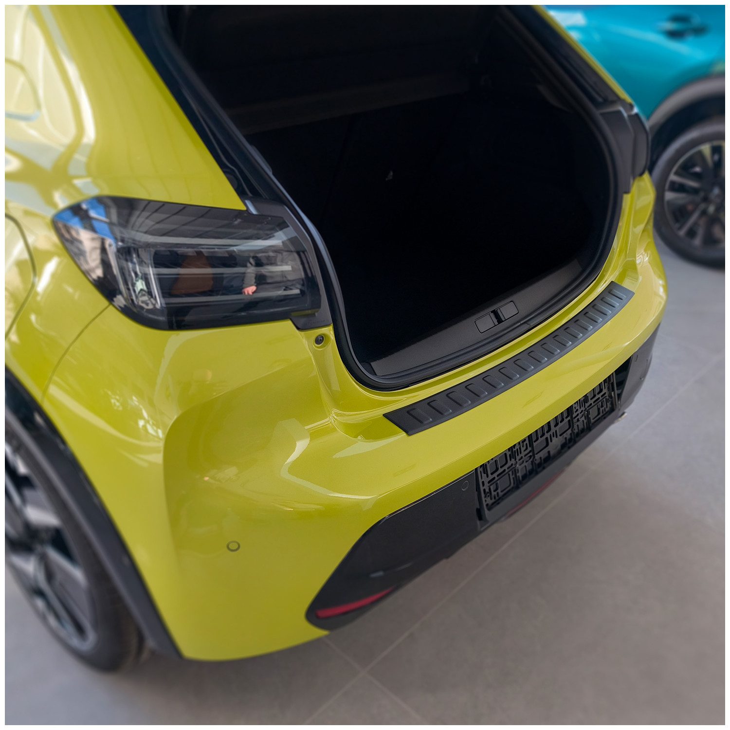tuning-art Ladekantenschutz L3132 Edelstahl passgenau für Peugeot 208 2 Schrägheck FL ab 2024-