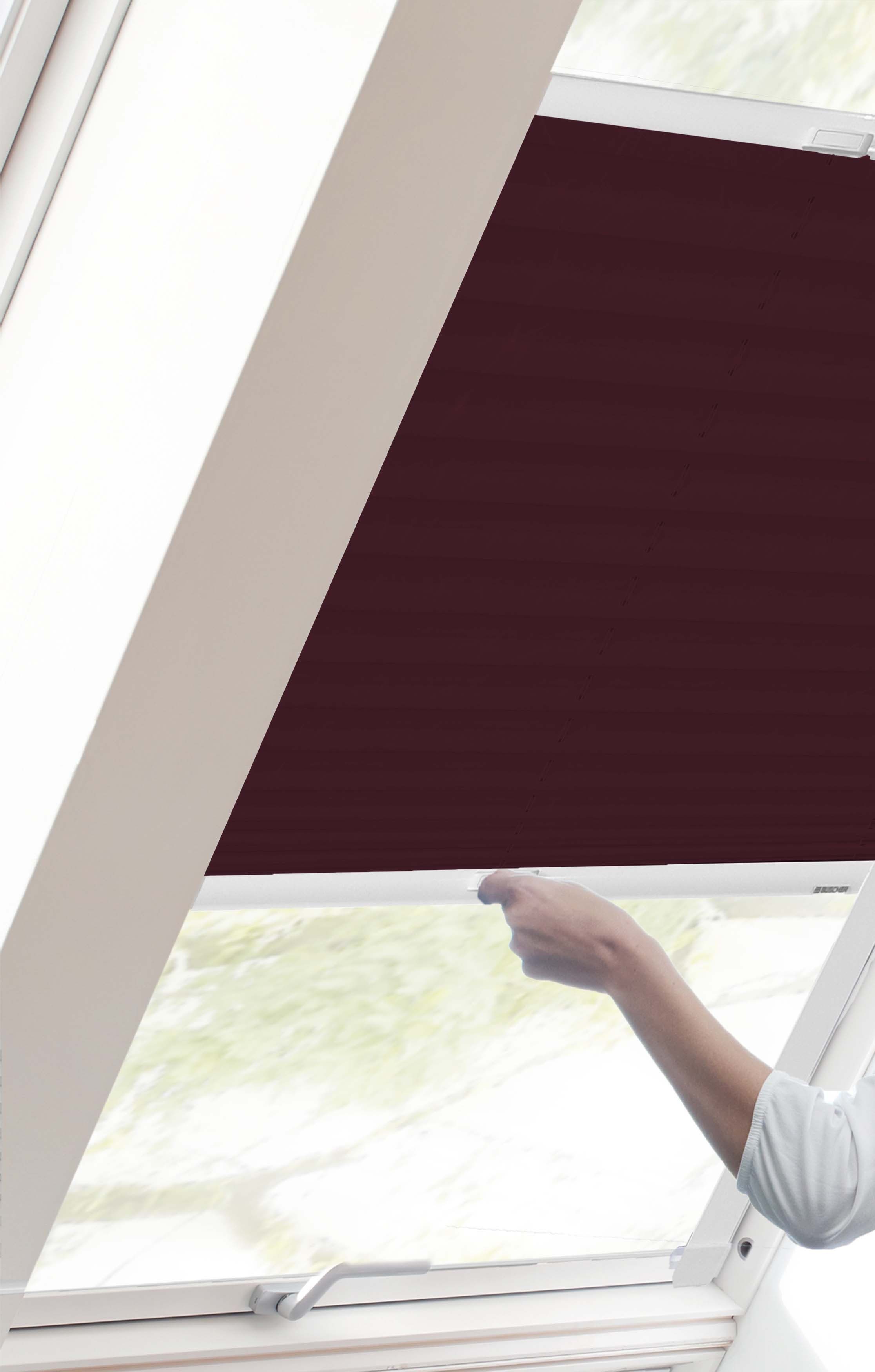Dachfensterplissee StartUp brombeere verspannt, Style mit Crush, sunlines, Lichtschutz, verschraubt, Führungsschienen