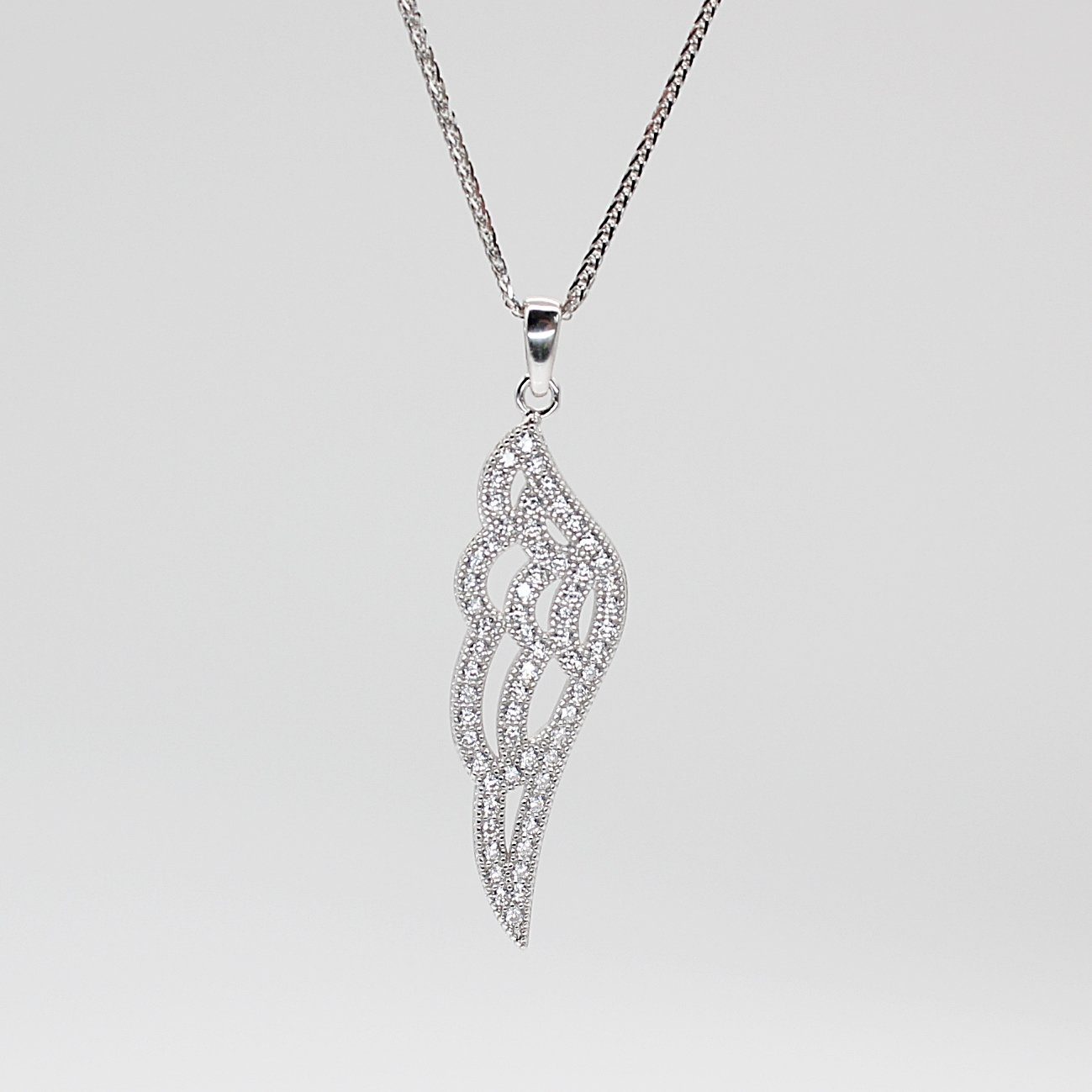 ELLAWIL Silberkette Kette mit Engelsflügel Anhänger Damen Zirkonia Halskette Mädchen (Kettenlänge 45 cm, Sterling Silber 925), inklusive Geschenkschachtel