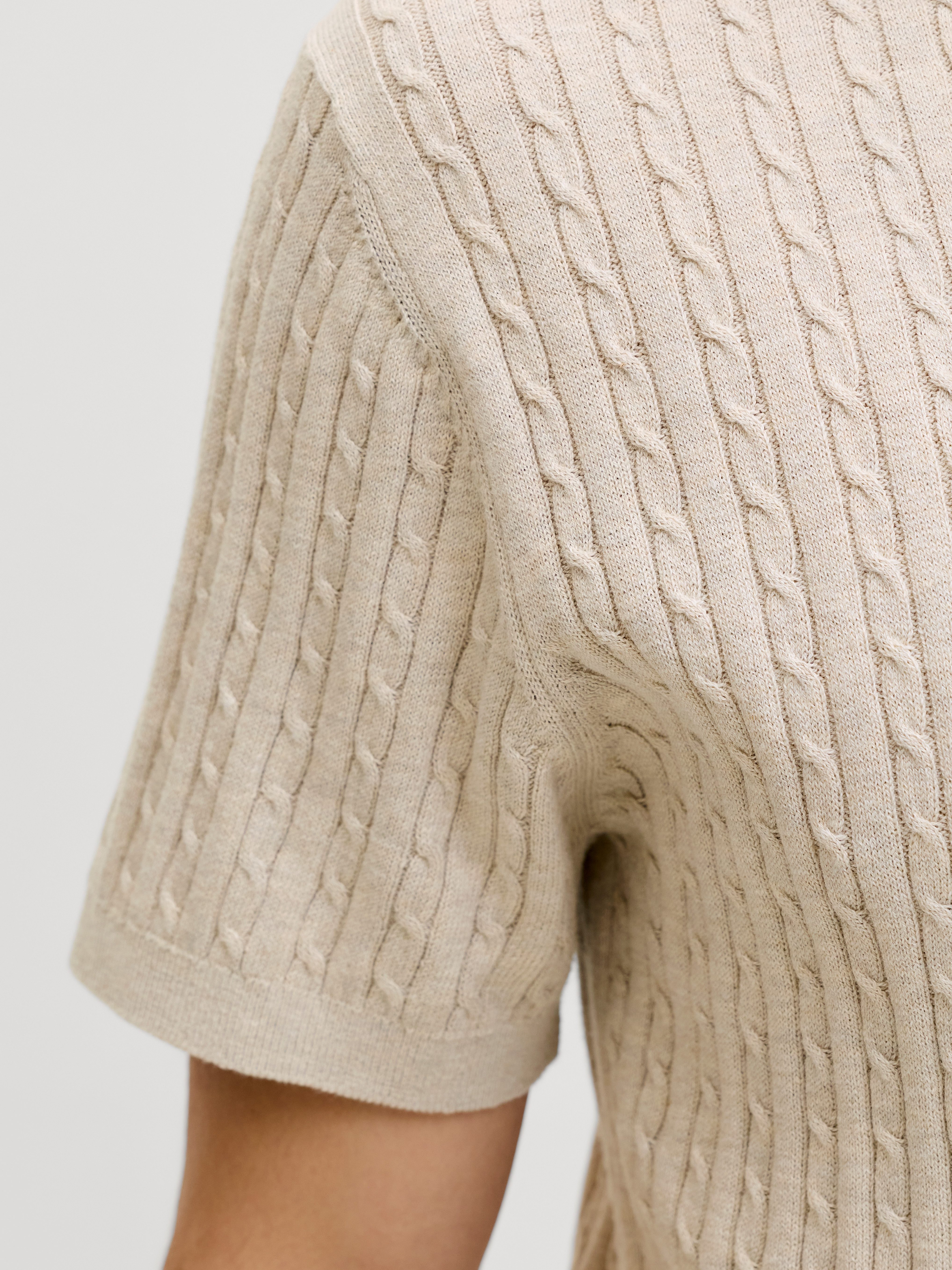 Jack & Jones Polokragenpullover JJEEMIL KNIT CABLE POLO SS LN mit Polokragen – Bild 4 von 5