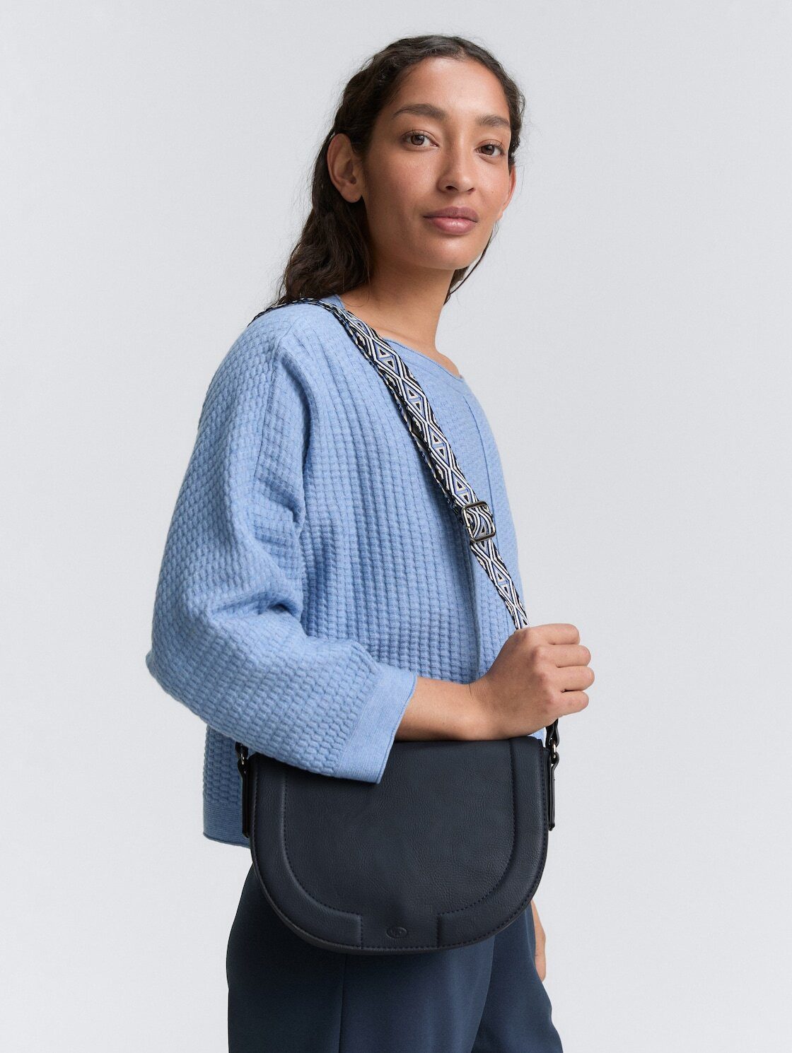 TOM TAILOR Umhängetasche Bags, TTNANI Umhängetasche mit gemustertem Webriemen
