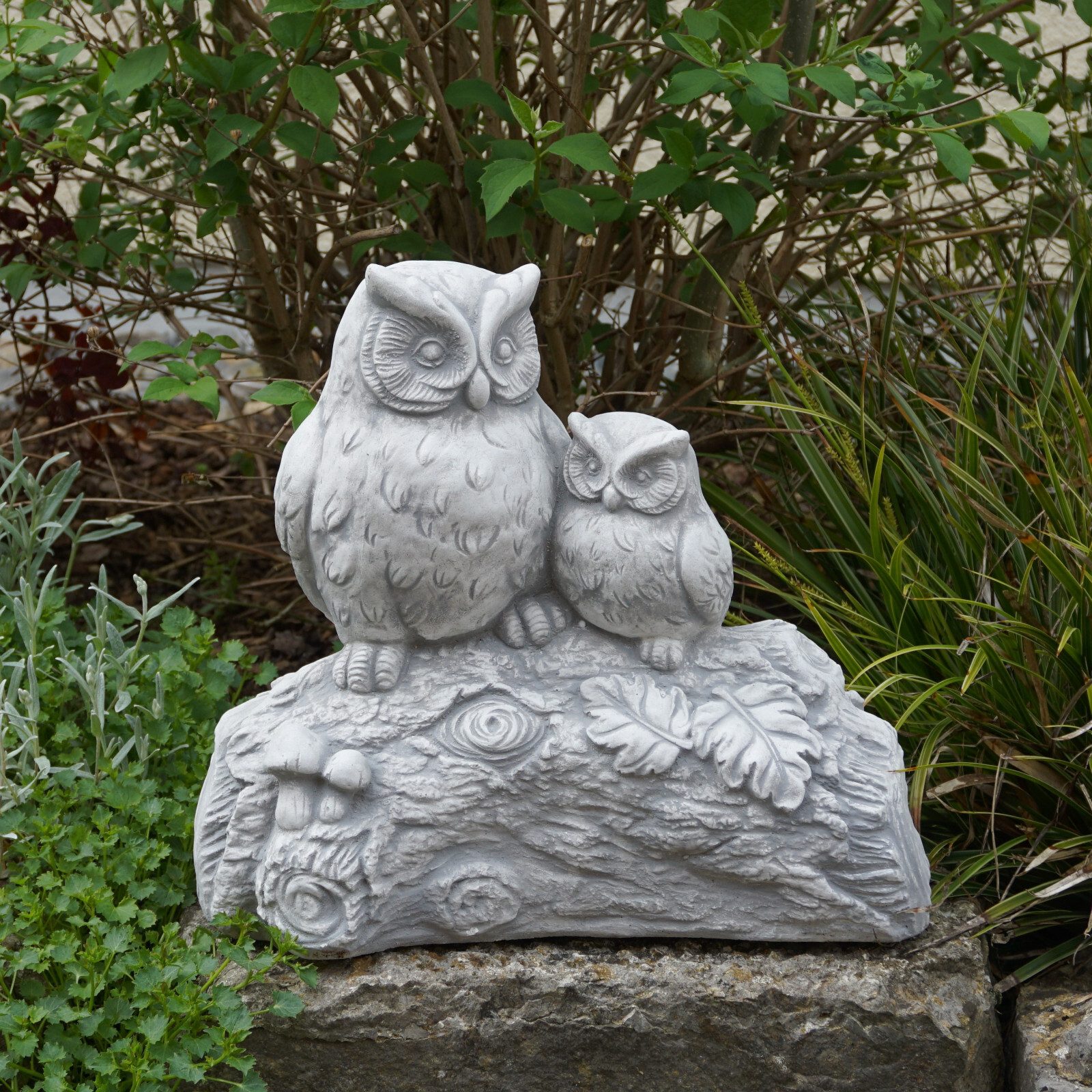 gartendekoparadies.de Gartenfigur Lustiges Eulen-Paar auf AST, günstig online kaufen