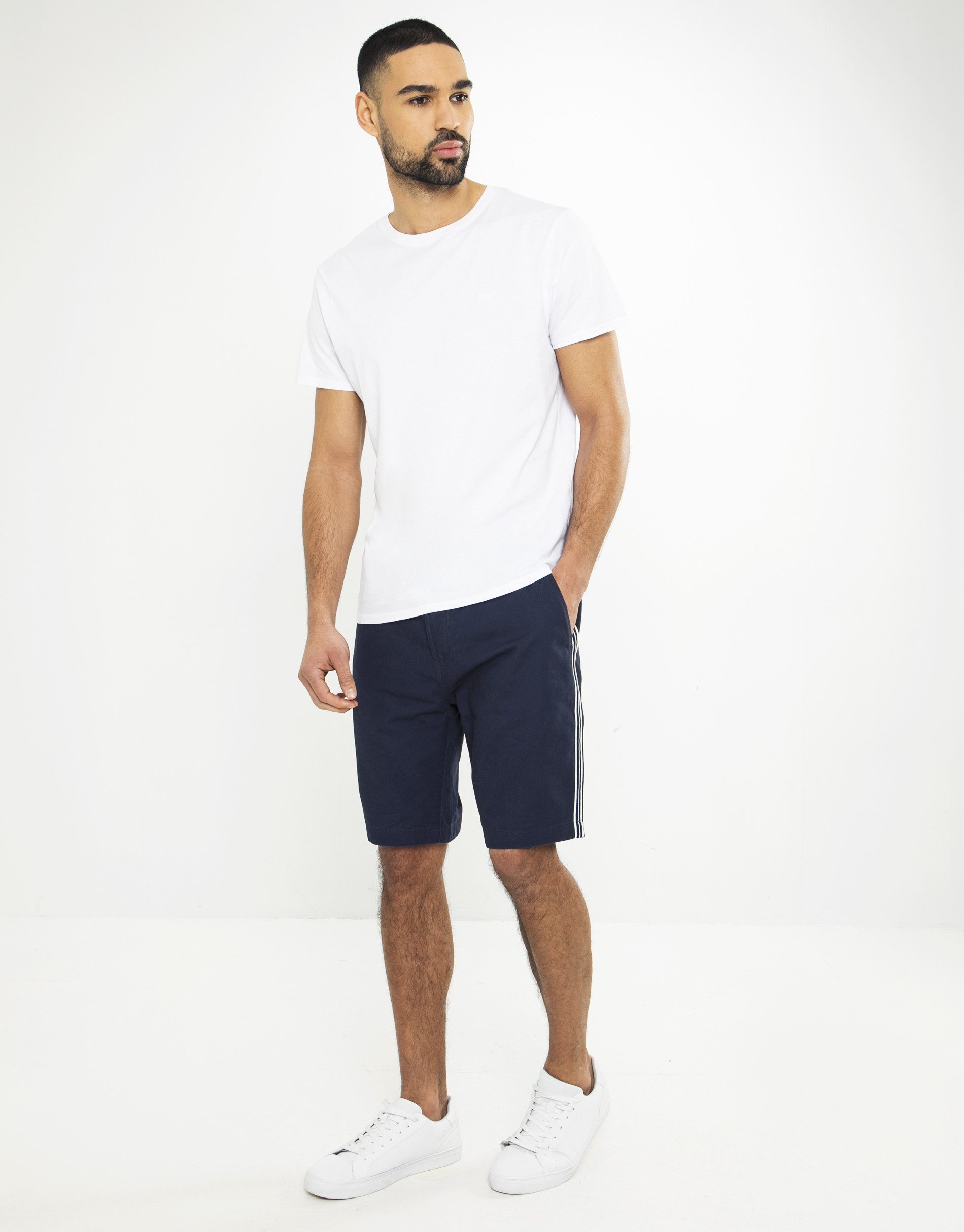 Threadbare Shorts (1-tlg) mit Streifen an der Seite