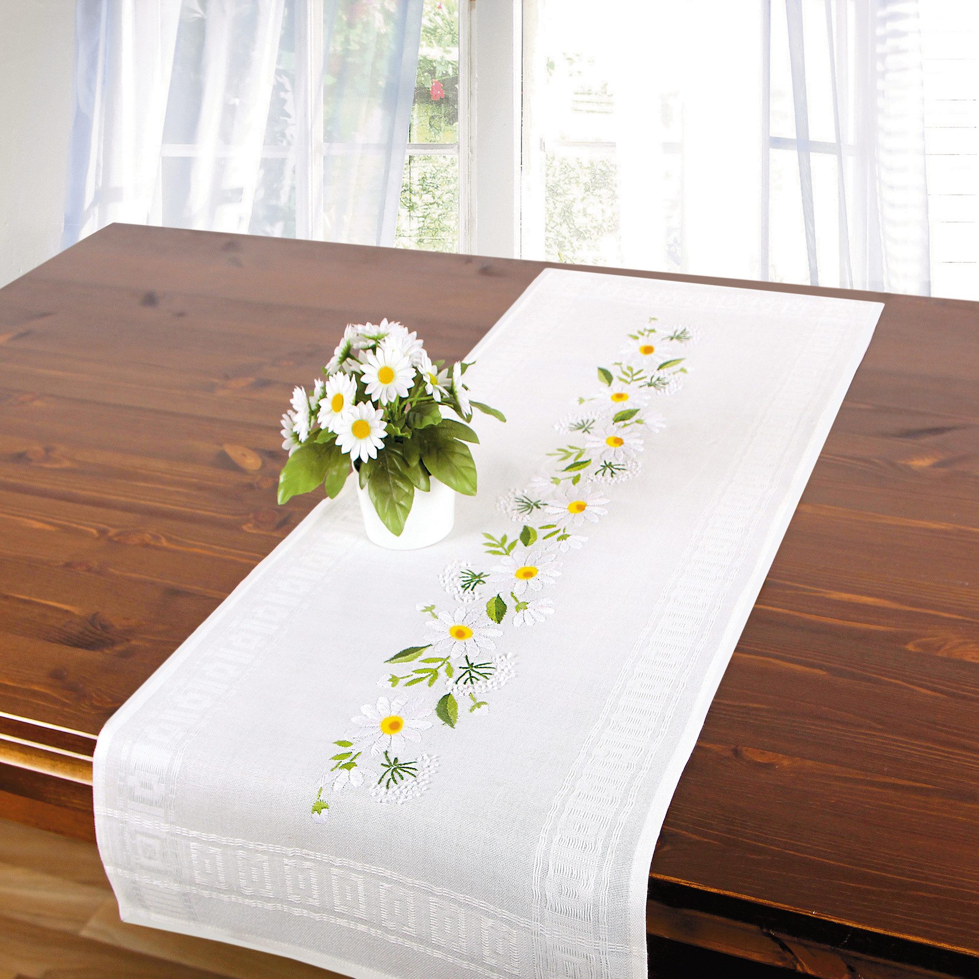 Delindo Lifestyle Kreativset Handarbeits-Tischläufer - Sticken im Spannstic günstig online kaufen