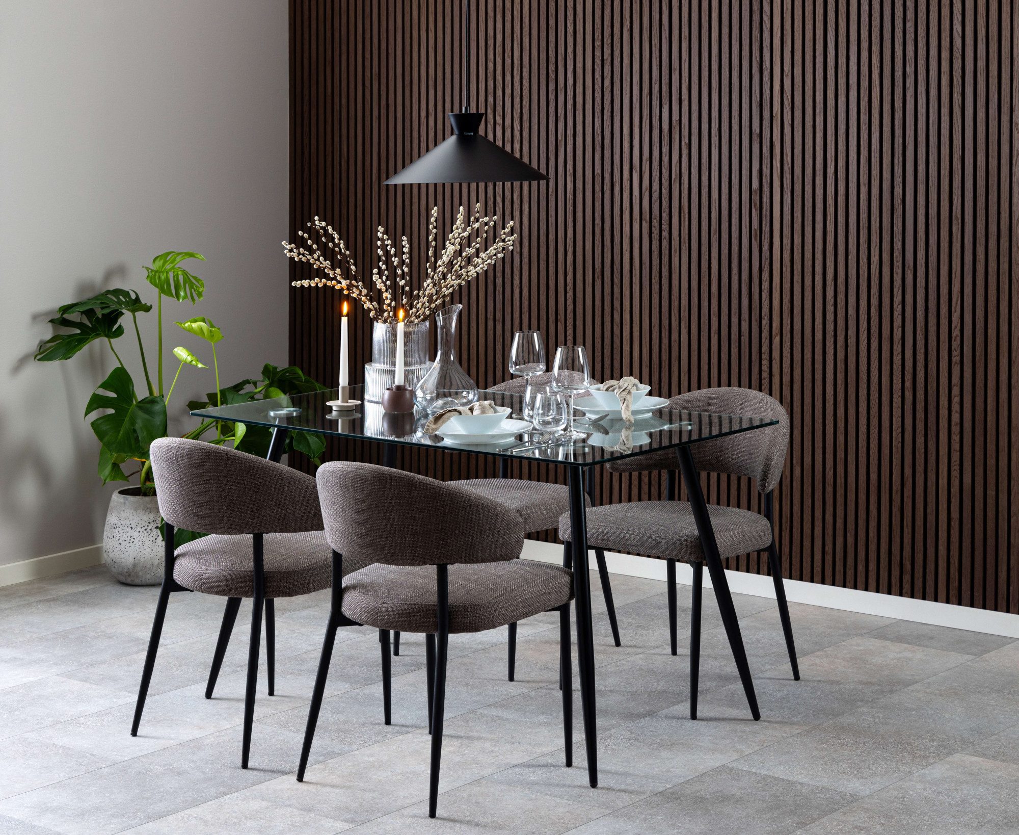 ACTONA GROUP Esszimmerstuhl Edina, 2er-Set, Skandinavisches Design, weicher Stoff, pflechteleicht, Robuste schwarze Beine, verschiedene Varianten, hervorrangend Komfort