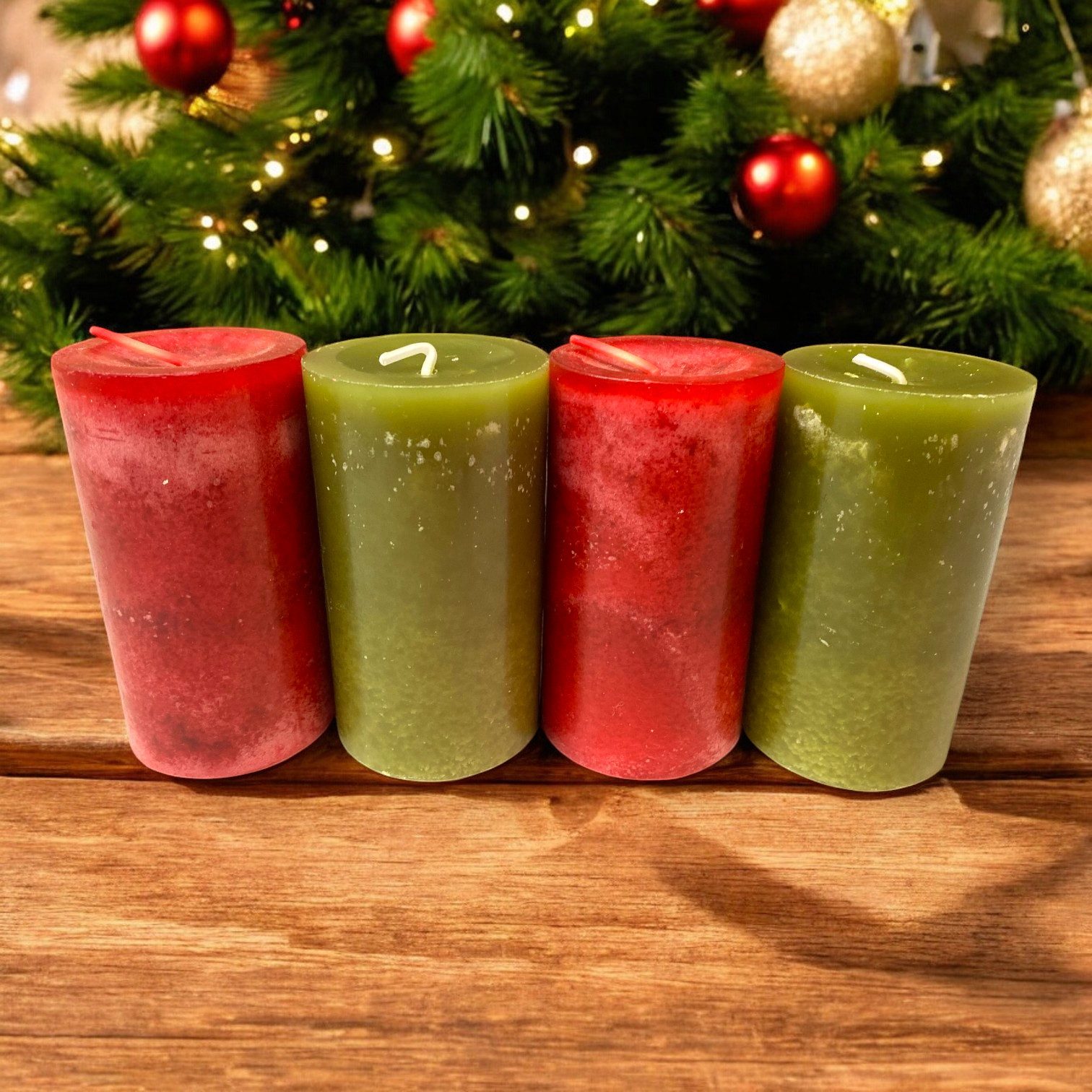 DekoTown Stumpenkerze 4er Set Kerzen "Santa", Grün, Rot – DEKRA geprüft günstig online kaufen