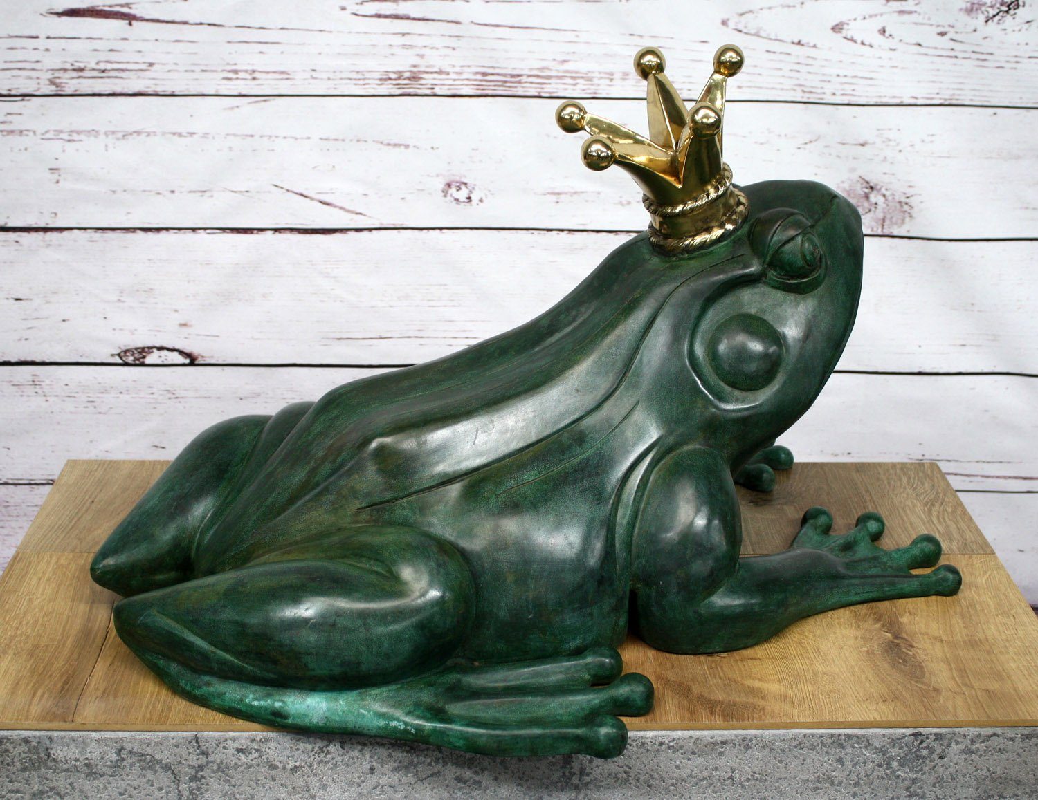Bronzeskulpturen Skulptur Bronzefigur großer Frosch & Wasserspeier Krone mit