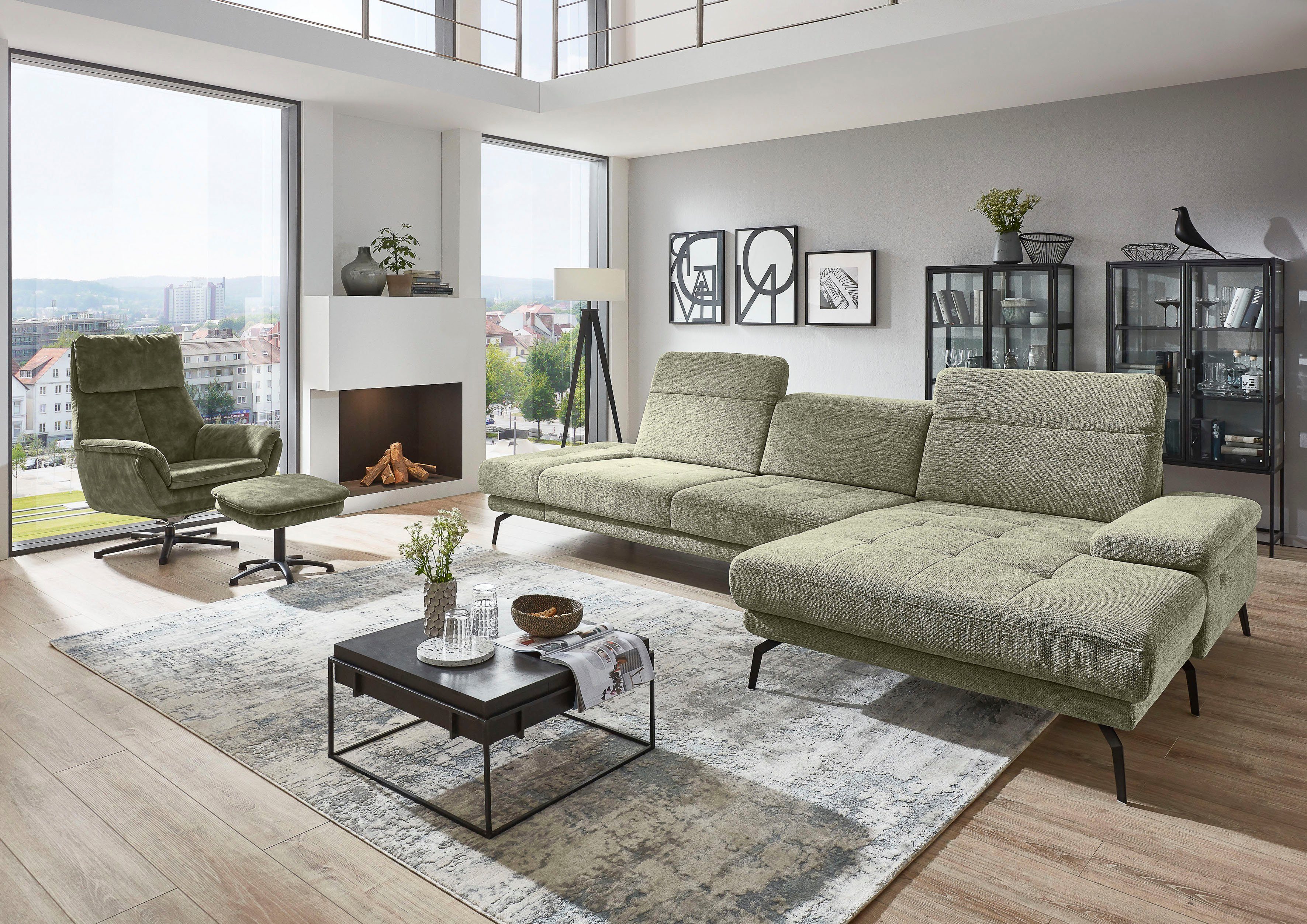 Die PlanBar Ecksofa MP-IN20126 L-Form mit Federkern-Polsterung, mit Kopfteilverstellung, optional Sitztiefen- & Armteilverstellung