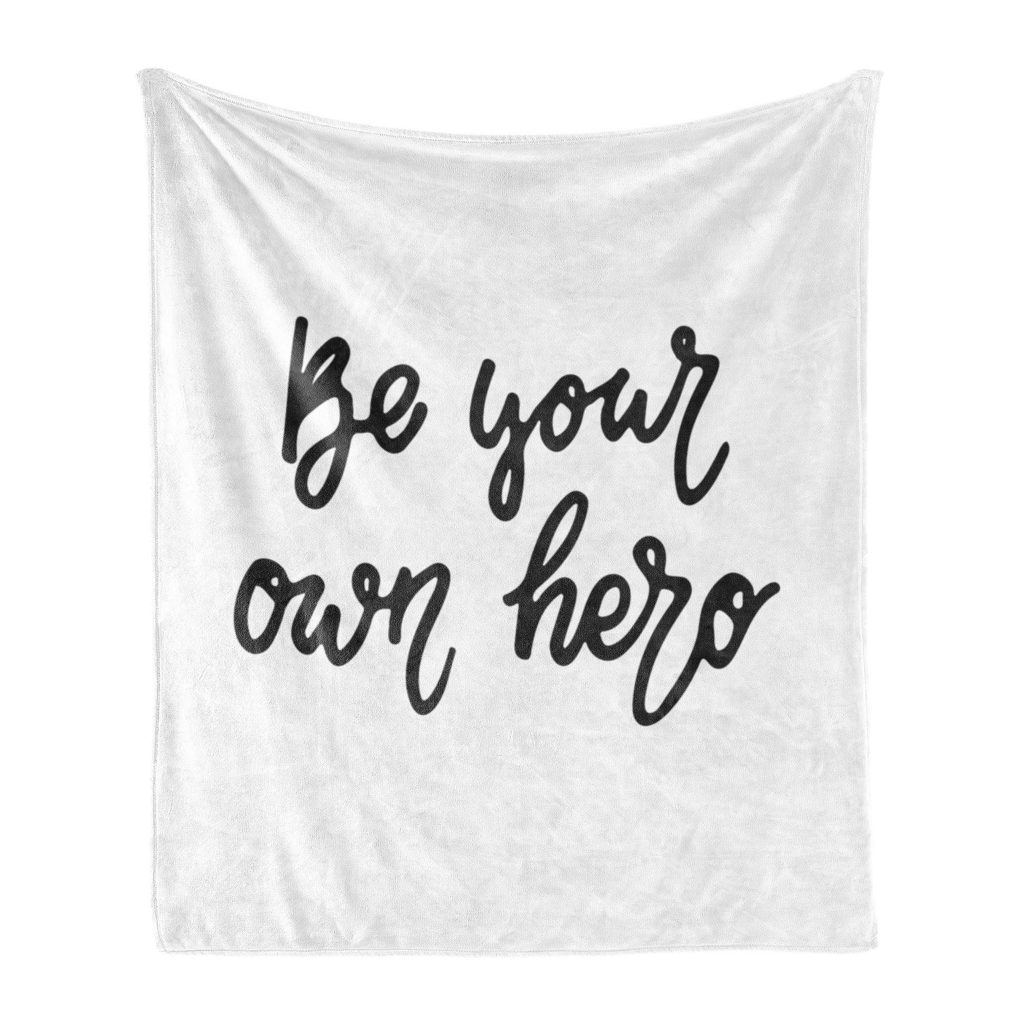 Wohndecke Gemütlicher Plüsch für den Innen- und Außenbereich, Abakuhaus, Mädchen-Slogan Seien Sie Ihr eigener Held Brave