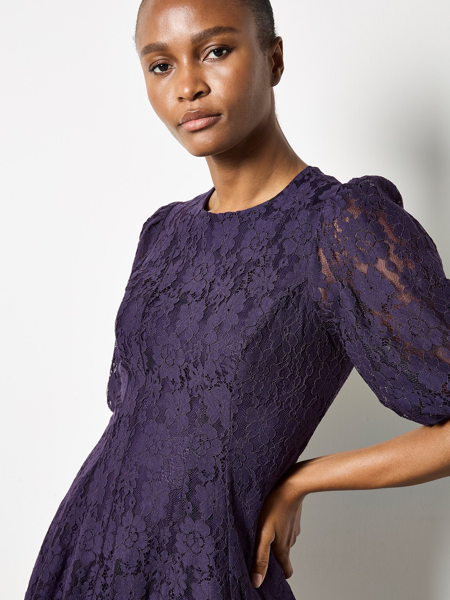 Apricot Minikleid Floral Lace Skater Mini Dress . mit Spitze