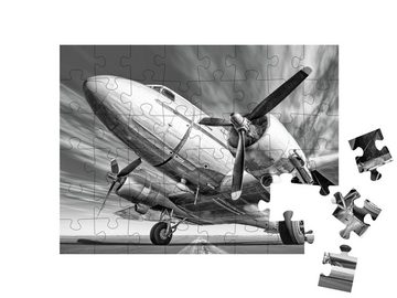 puzzleYOU Puzzle Historisches Flugzeug auf einer Landebahn, 48 Puzzleteile, puzzleYOU-Kollektionen Flugzeuge