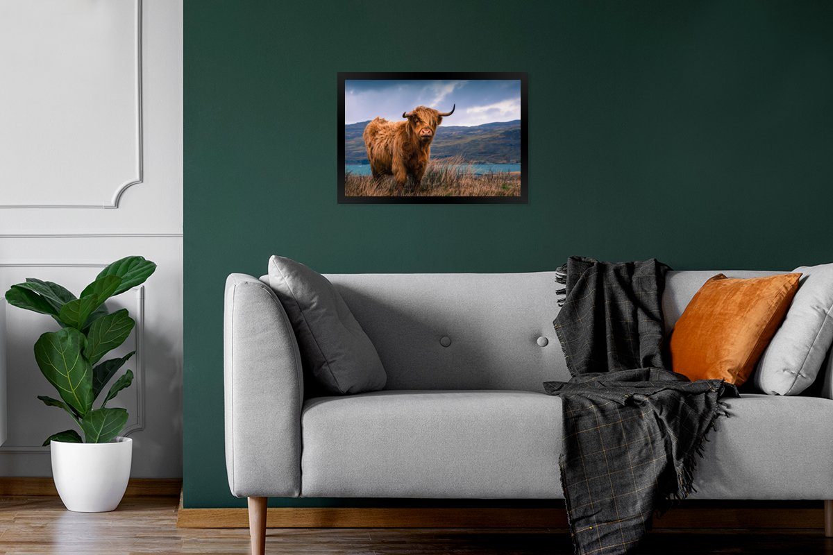 (1 Natur Wanddeko, - - Gerahmtes Schottischer Kuh, Poster, Wasser Bilder, Wandposter, St), Schwarzem - Poster Berg Bilderrahmen - Highlander MuchoWow