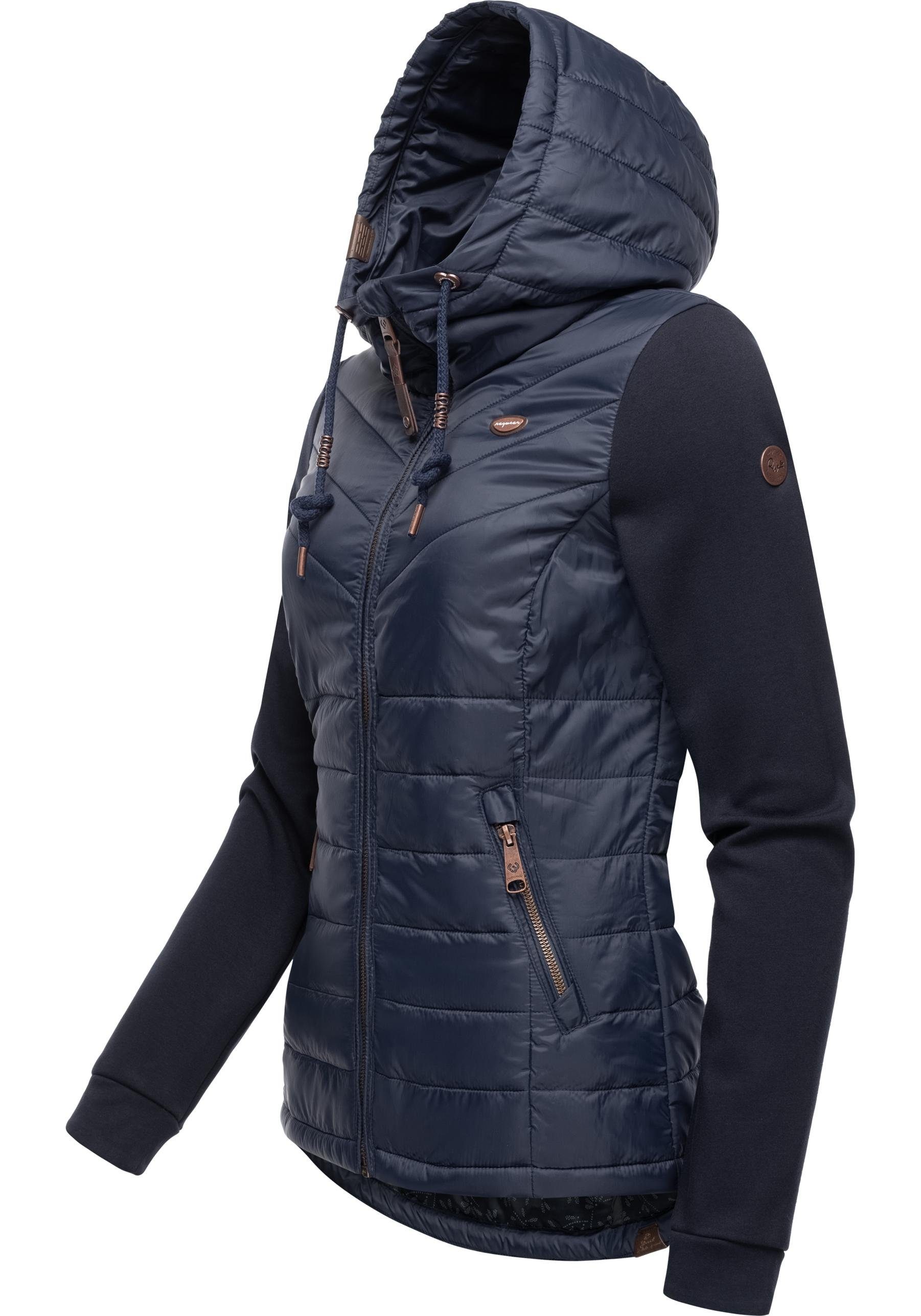 Ragwear Outdoorjacke marine Lucinda Kapuze modernem mit Materialmix aus Steppjacke