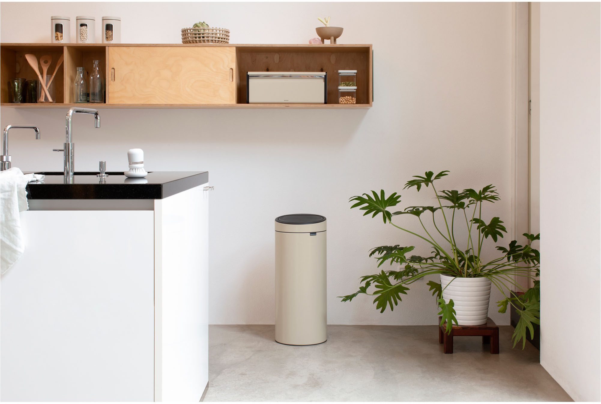 Brabantia Mülleimer Touch Bin New, 30L, Soft-Touch-Öffnungssystem