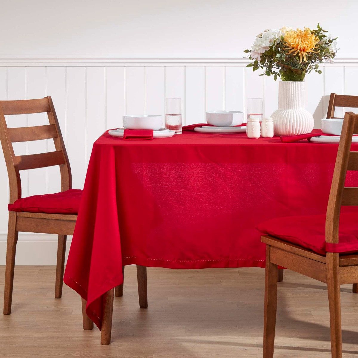 Homescapes Tischdecke Tischdecke rot – 137 x 137 cm, 100% Baumwolle (1-tlg)