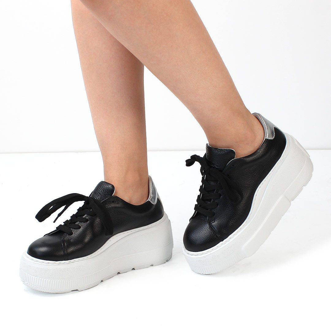 Celal Gültekin Trendige Damen-Plateau-Sneaker aus Leder günstig online kaufen