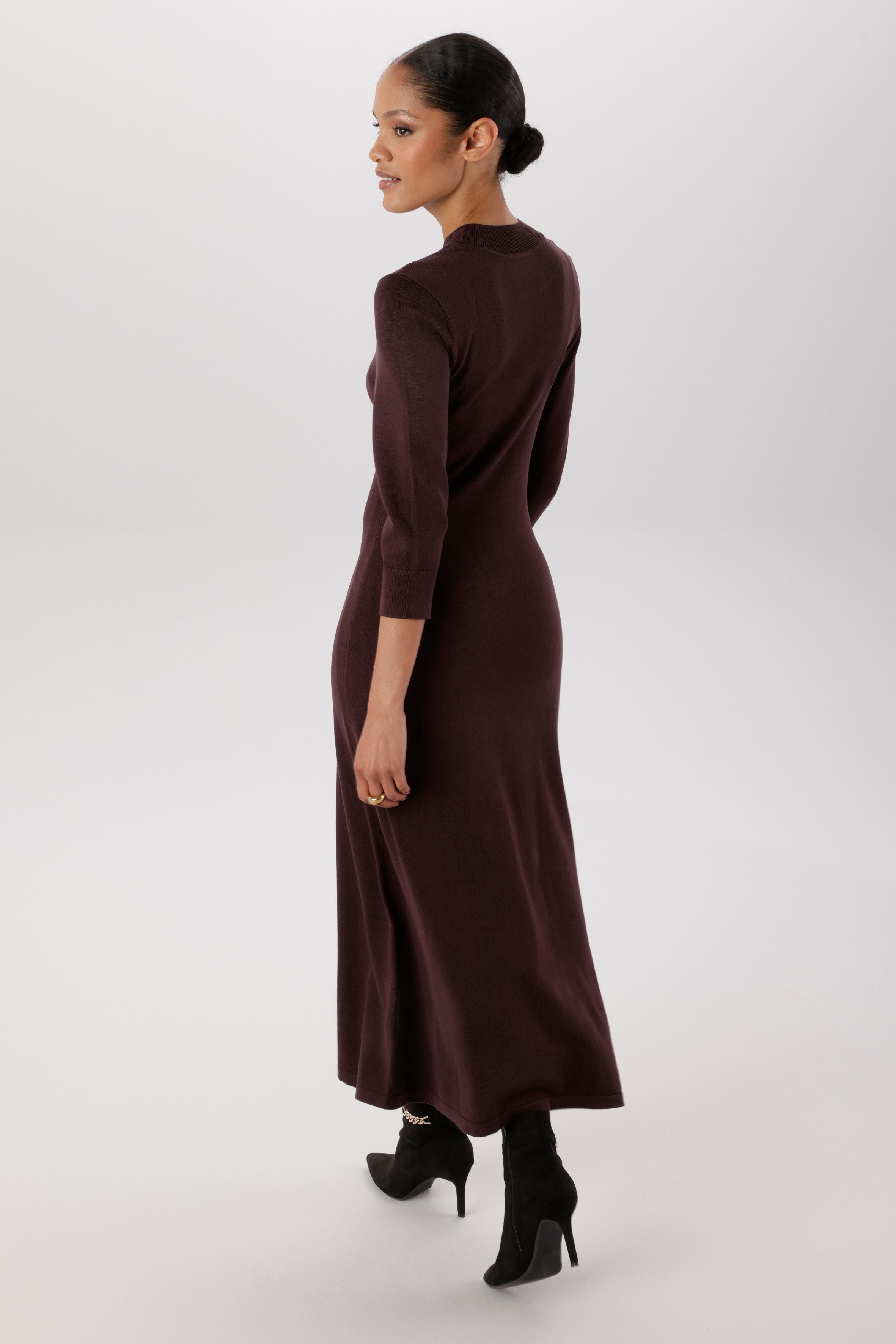 Aniston SELECTED Strickkleid mit kleinem Stehkragen - NEUE KOLLEKTION