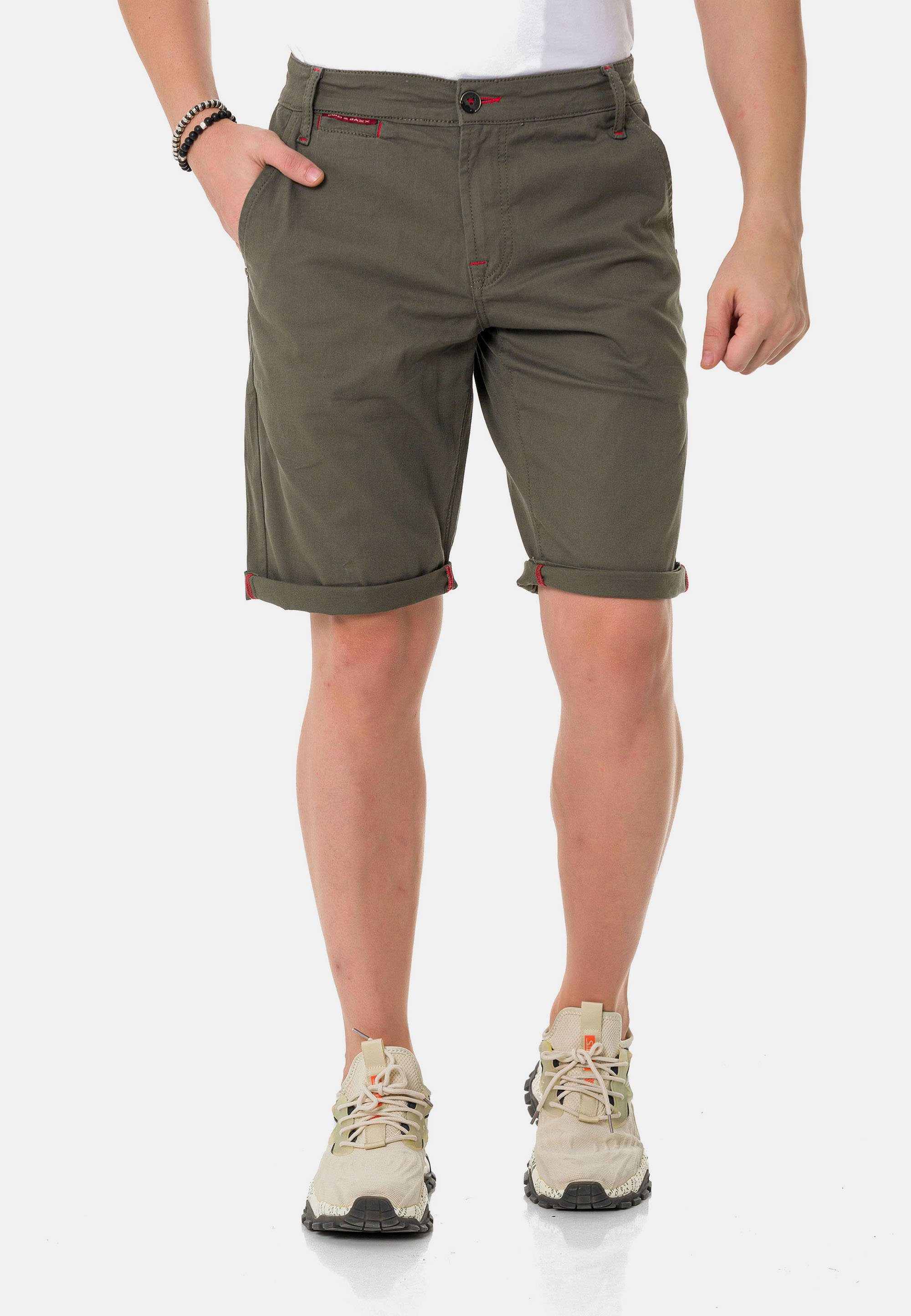 Cipo & Baxx Shorts im einfarbigen Look khaki