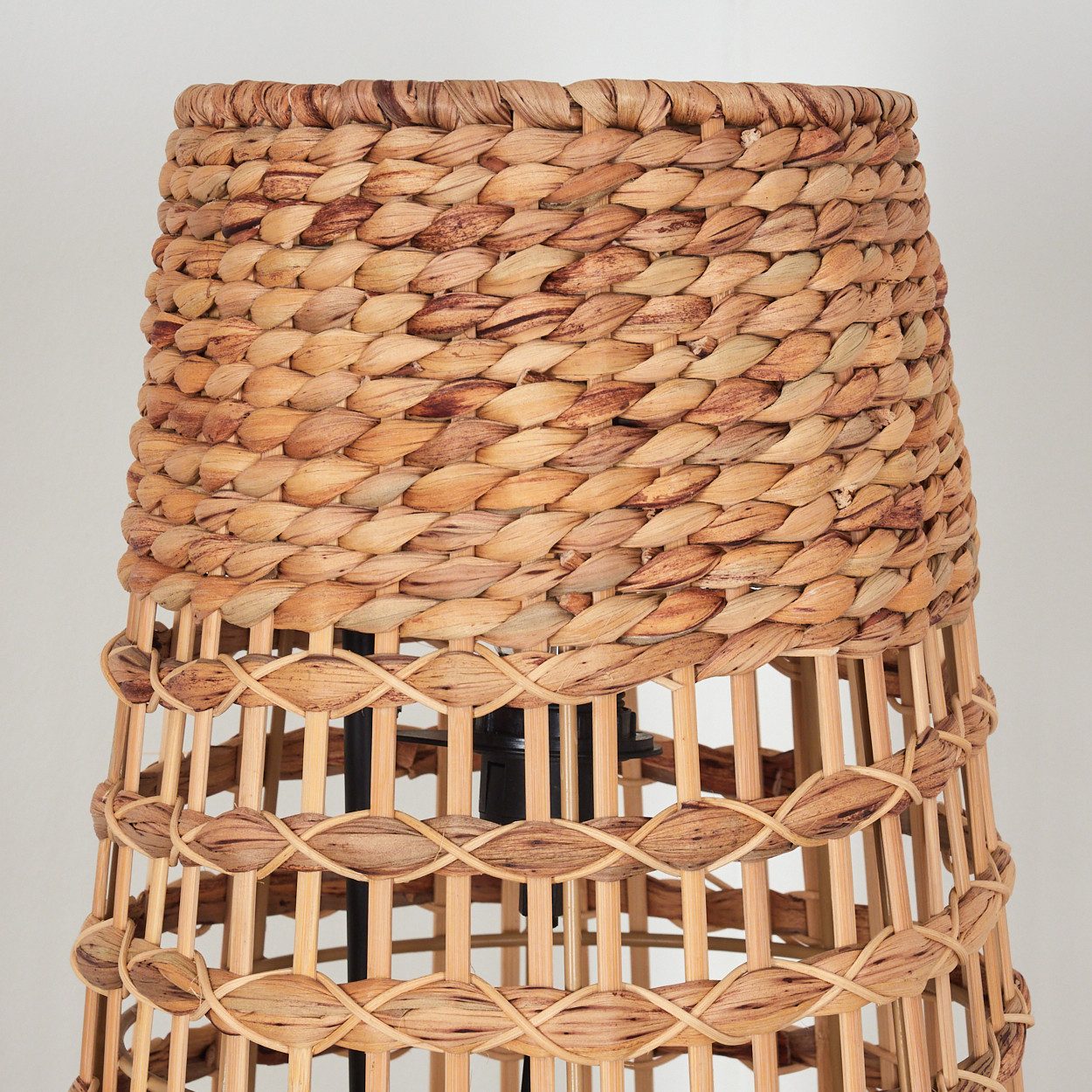 hofstein Stehlampe Stehlampe mit Schirm aus Bast im skandinavischen Design, ohne Leuchtmittel, moderne Stehleuchte im Boho-Style mit Lichteffekt, E27, Höhe 111 cm