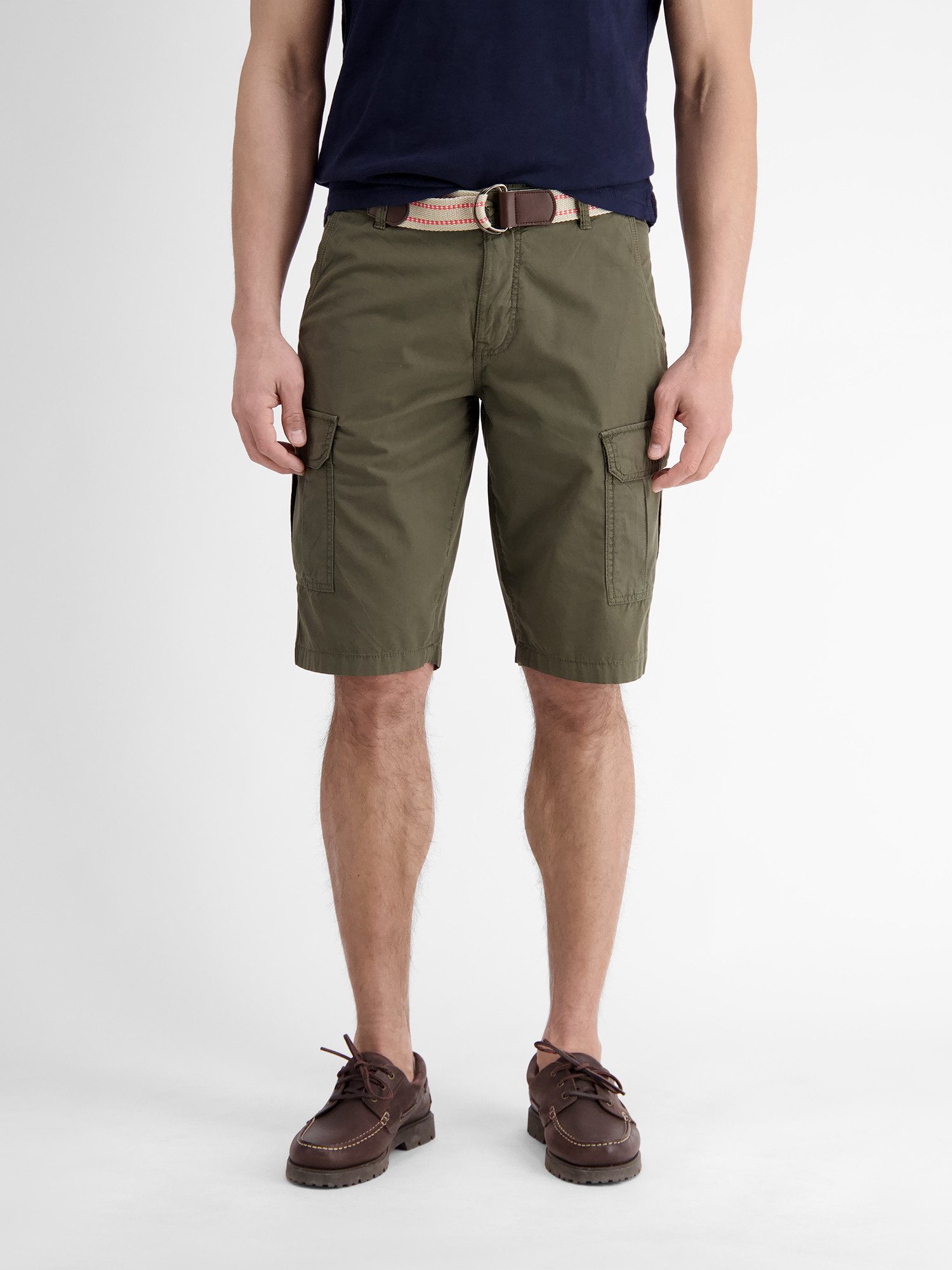 LERROS Bermudas Herren Cargo Bermudashorts mit Seitentaschen und Gürtel (Set) Bequem geschnittene Bermuda für den Sommer, Einfarbig, 100% Baumwolle