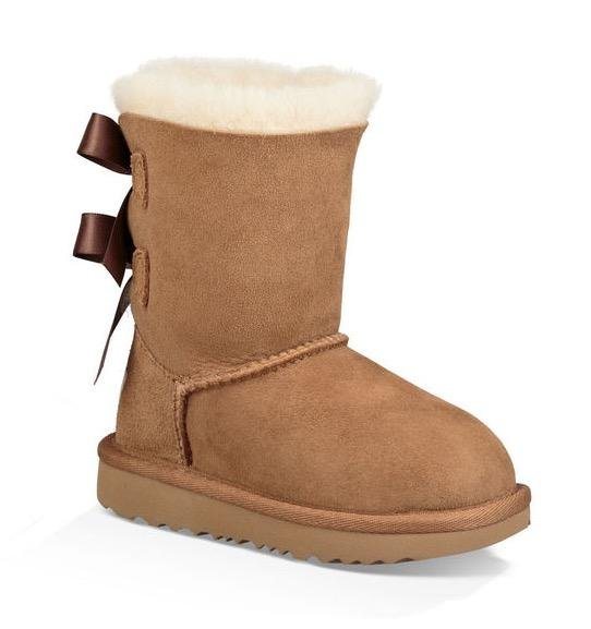 UGG Bailey Bow II Winterboots Winterboots, Schlupfboots mit Zierschleifen aus Satin