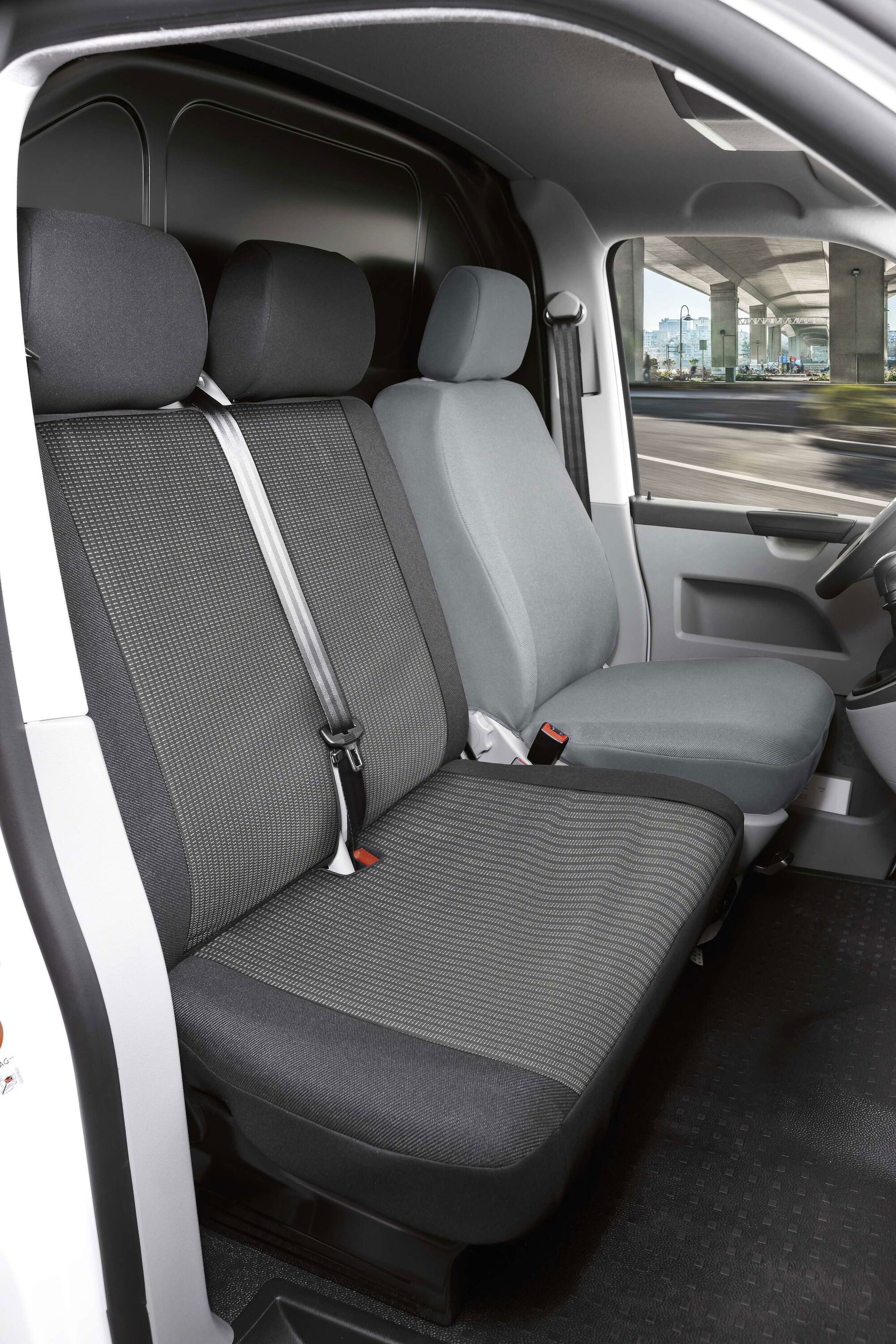 WALSER Autositzbezug Performer VW T6, 1 Doppelbankbezug vorne Lehne klappbar, 2 Kopfstützenbezüge, 5-tlg.