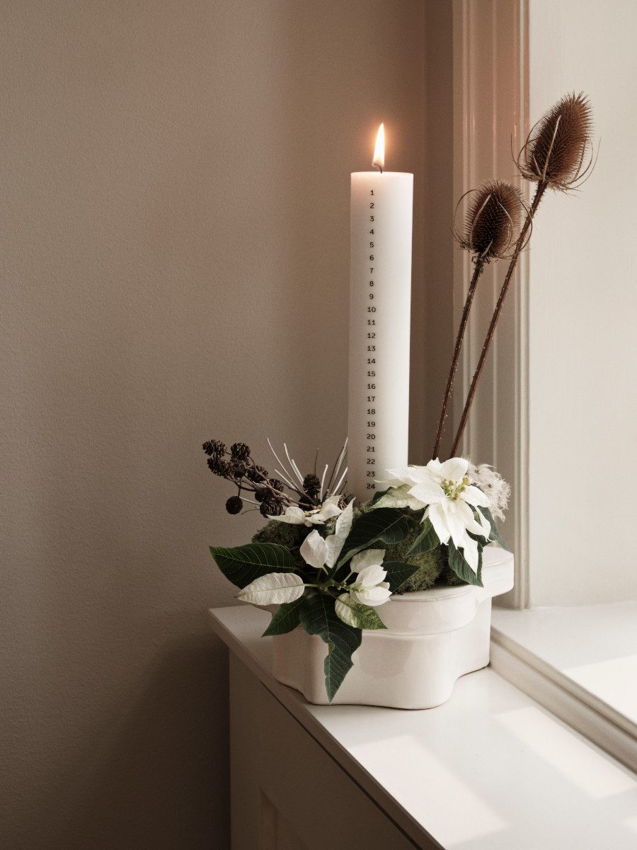 Broste Copenhagen Duftkerze Handwritten Kalenderlicht weiß 25cm