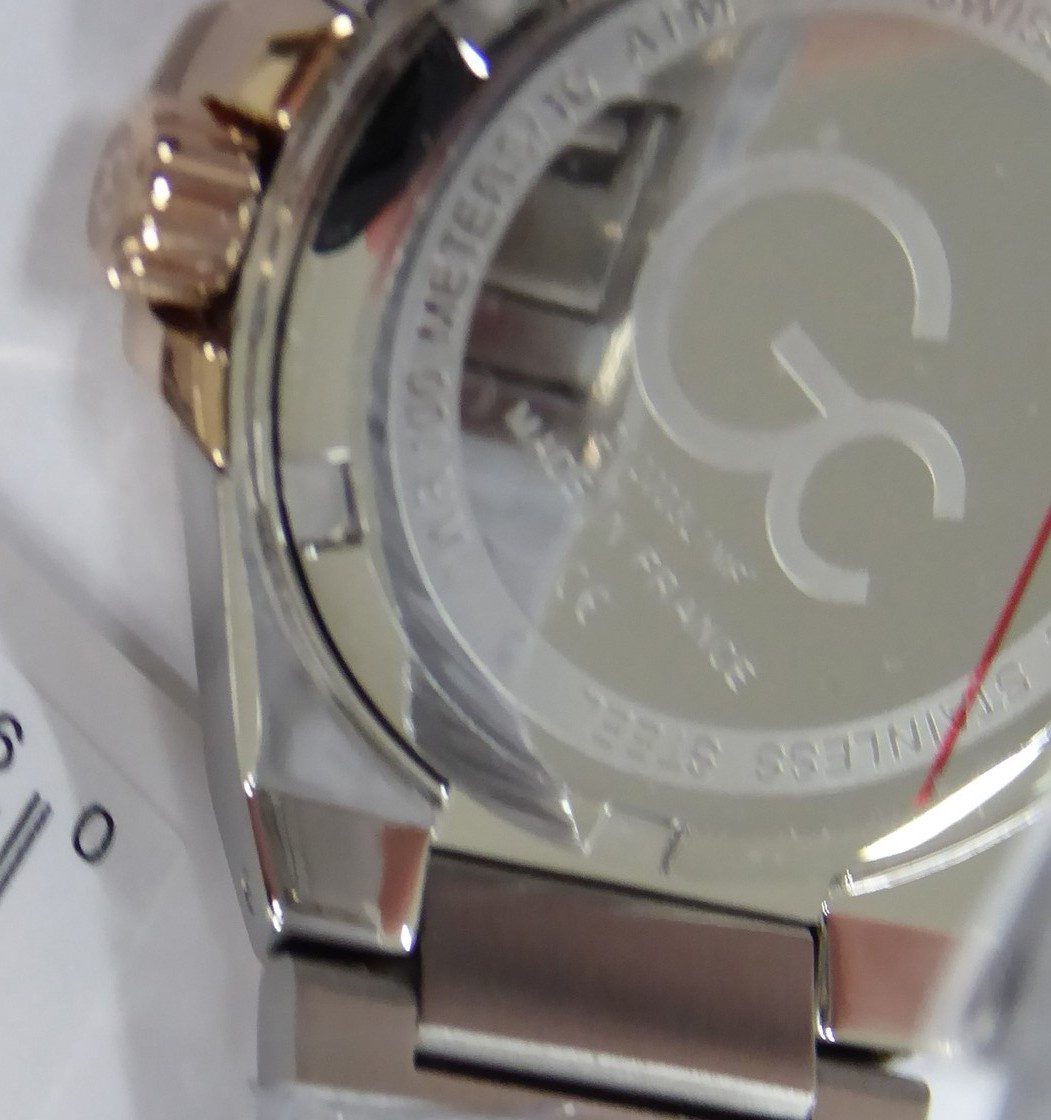 Guess Collection Quarzuhr Gc Coussin Shape Mini, (1-tlg., Not a set – not applicable to this product), Quartz Analog