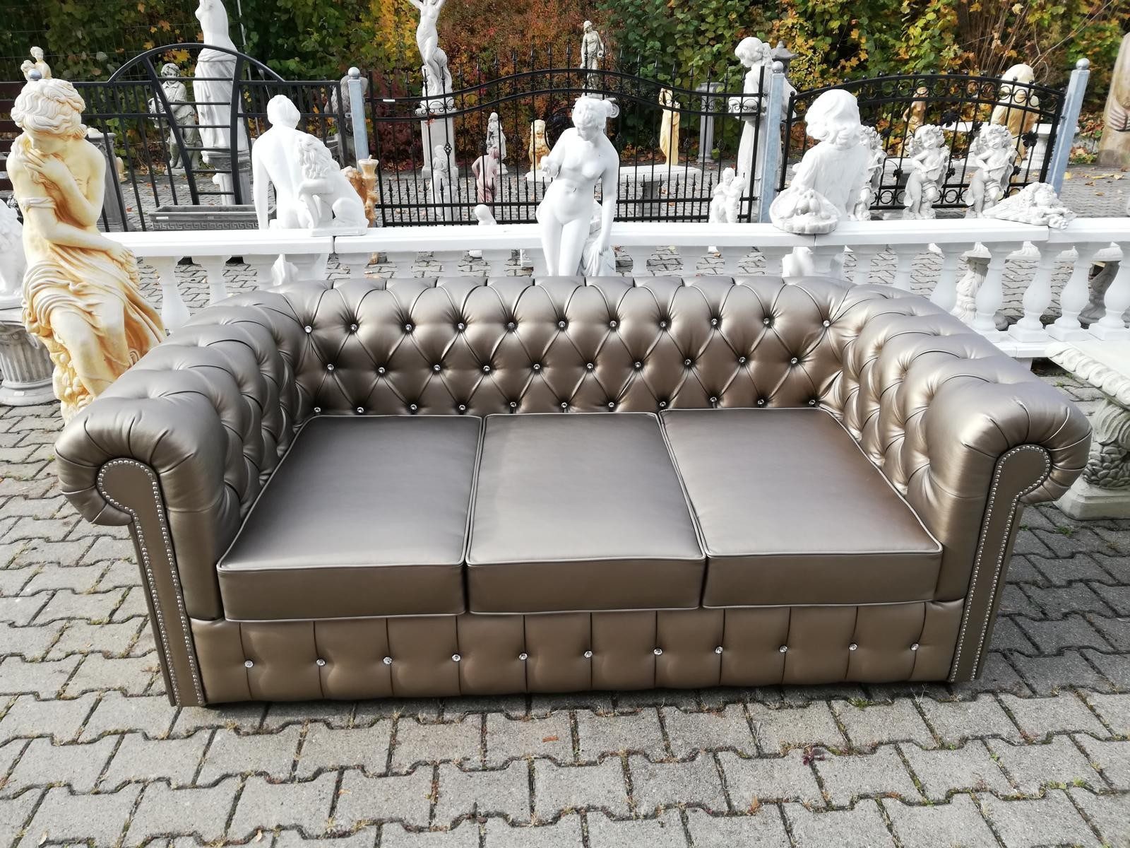 JVmoebel Chesterfield-Sofa Goldenes Leder-Sofa mit Chesterfield-Design für Wohnzimmer, Made in Europa