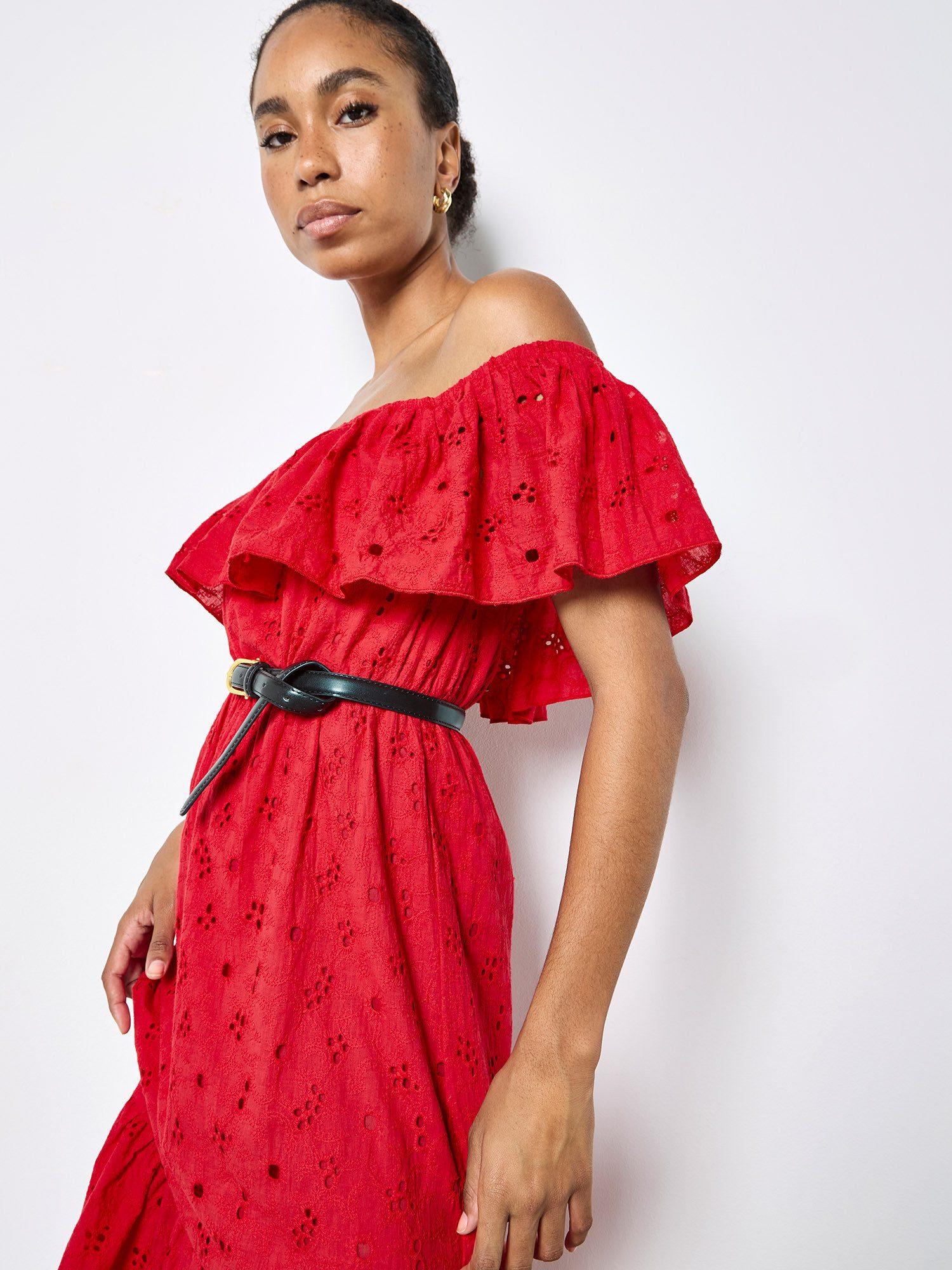 Apricot Maxikleid Broderie-Maxi-Kleid mit Bardotausschnitt