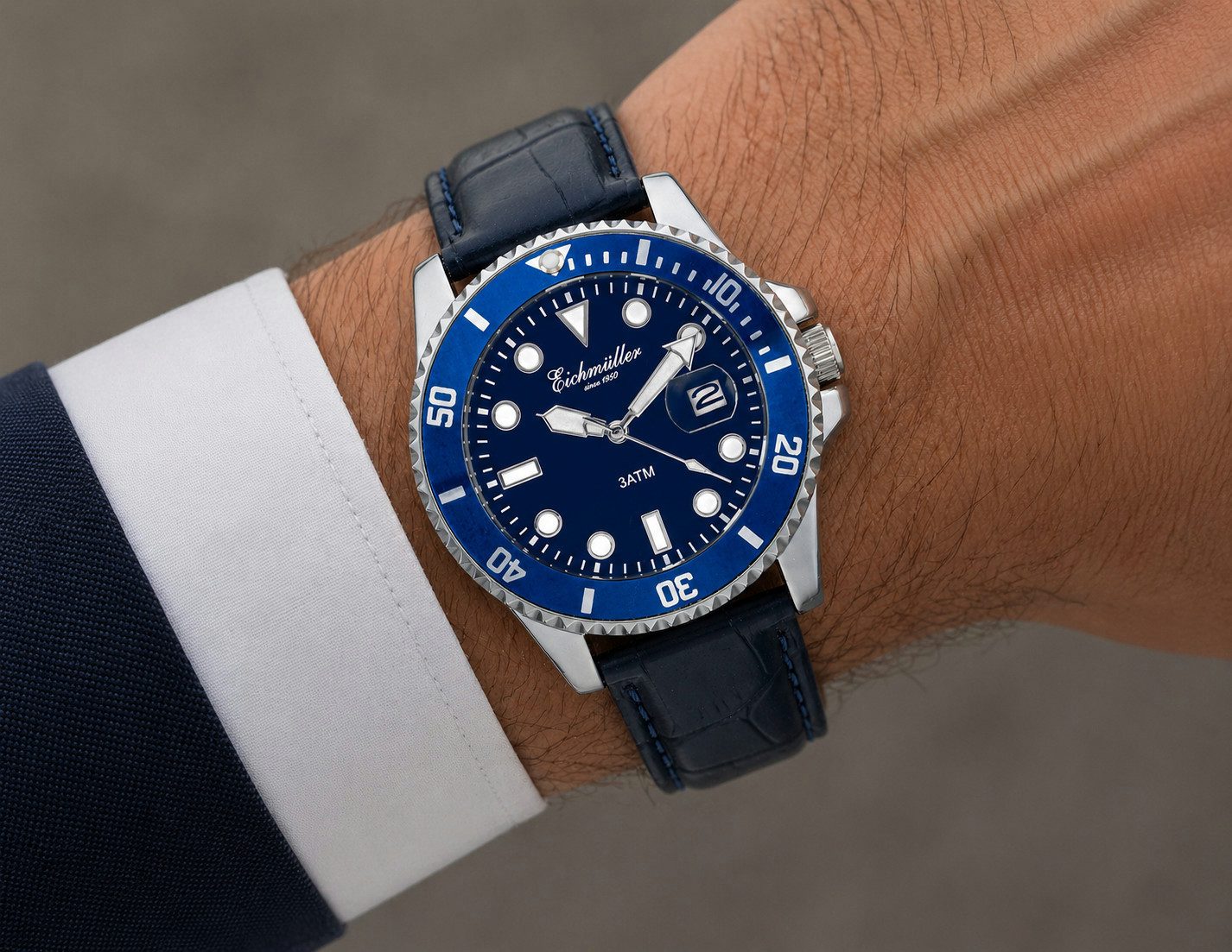 Eichmüller Quarzuhr Herrenuhr RE3006 Taucheruhr Look 41 mm Blau Lederarmband Datum
