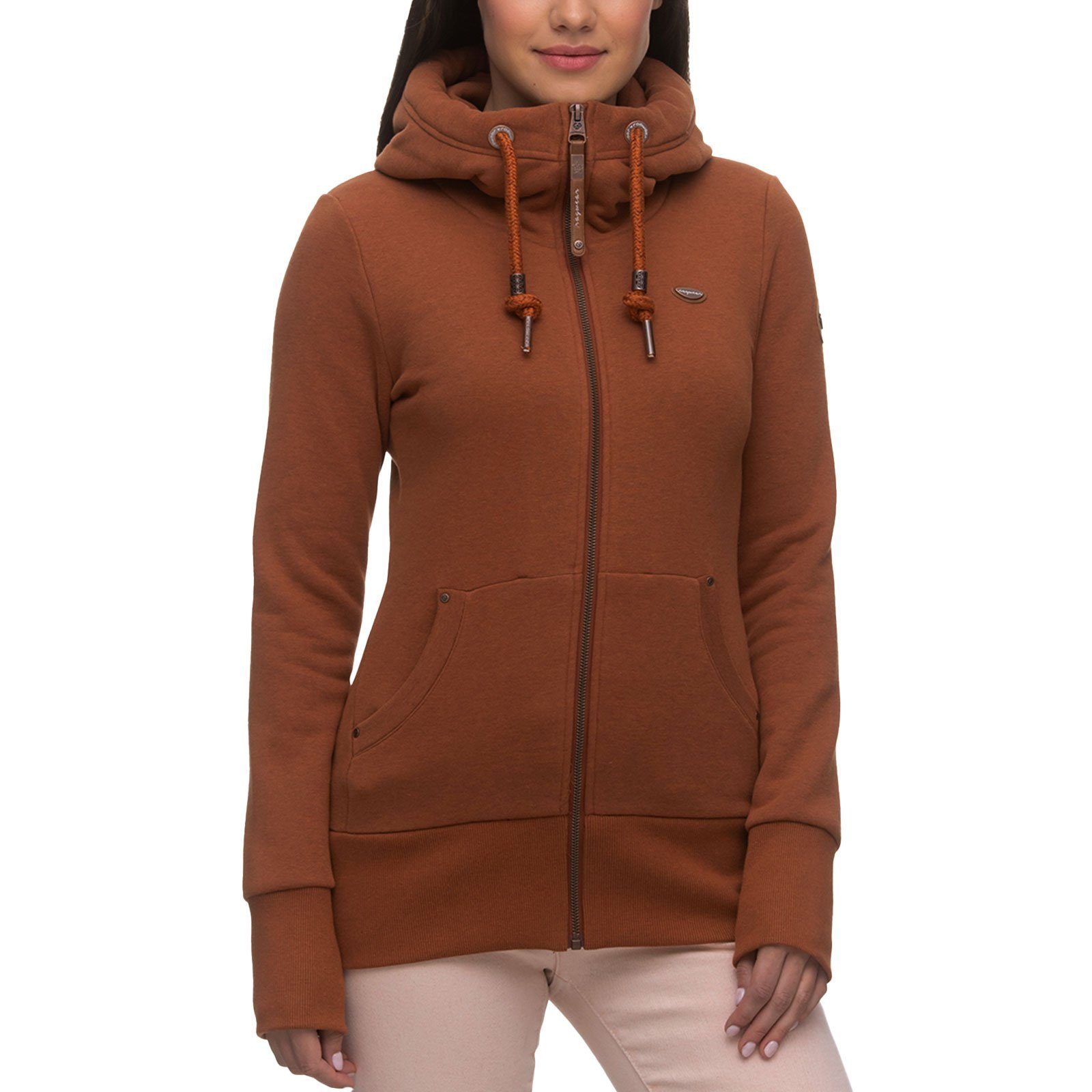 Ragwear Sweatjacke markentypischen mit 6024 Applikationen cinnamon Zip Neska