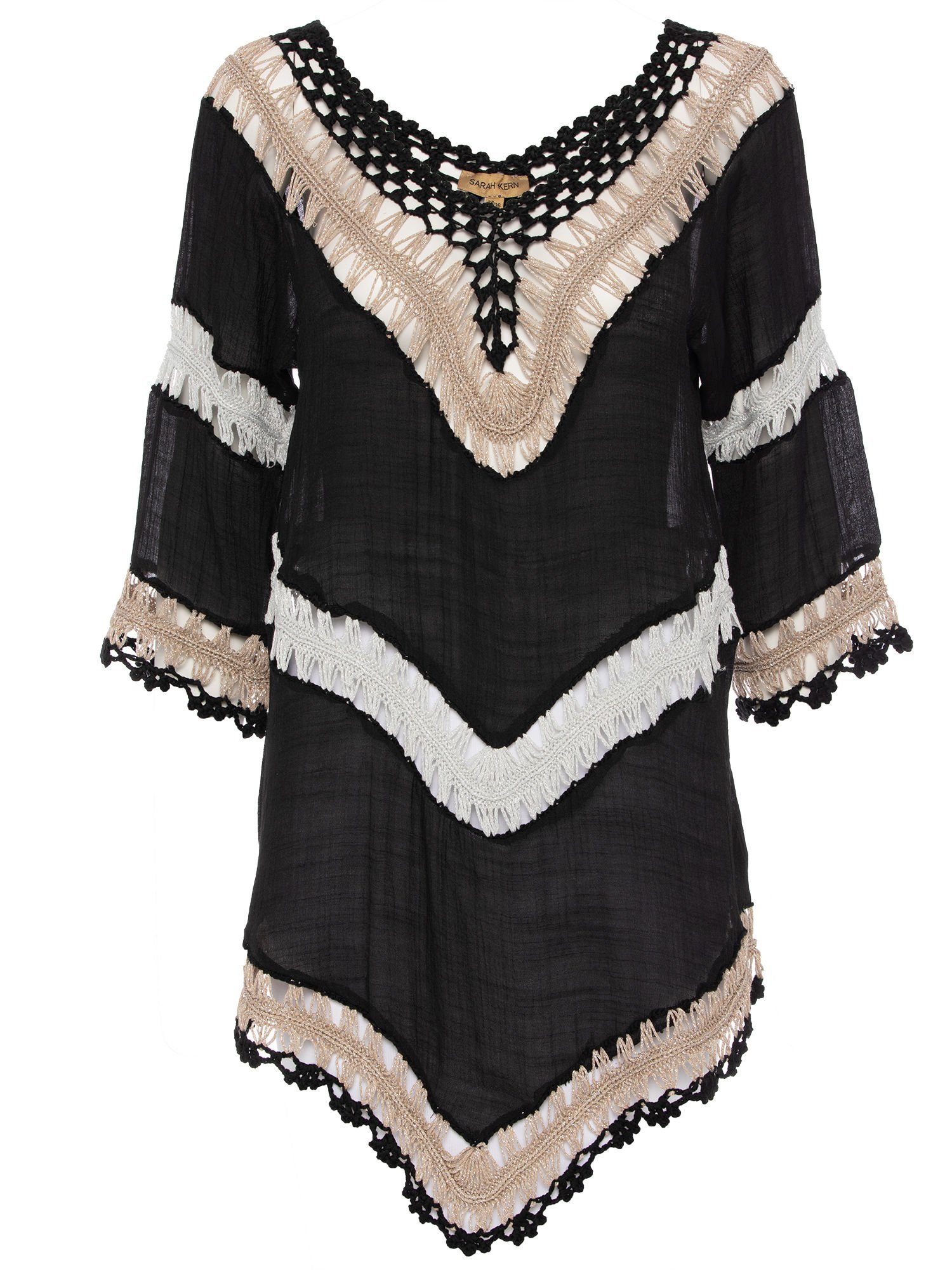 Sarah Kern Tunika Poncho figurumspielend in Häkeloptik