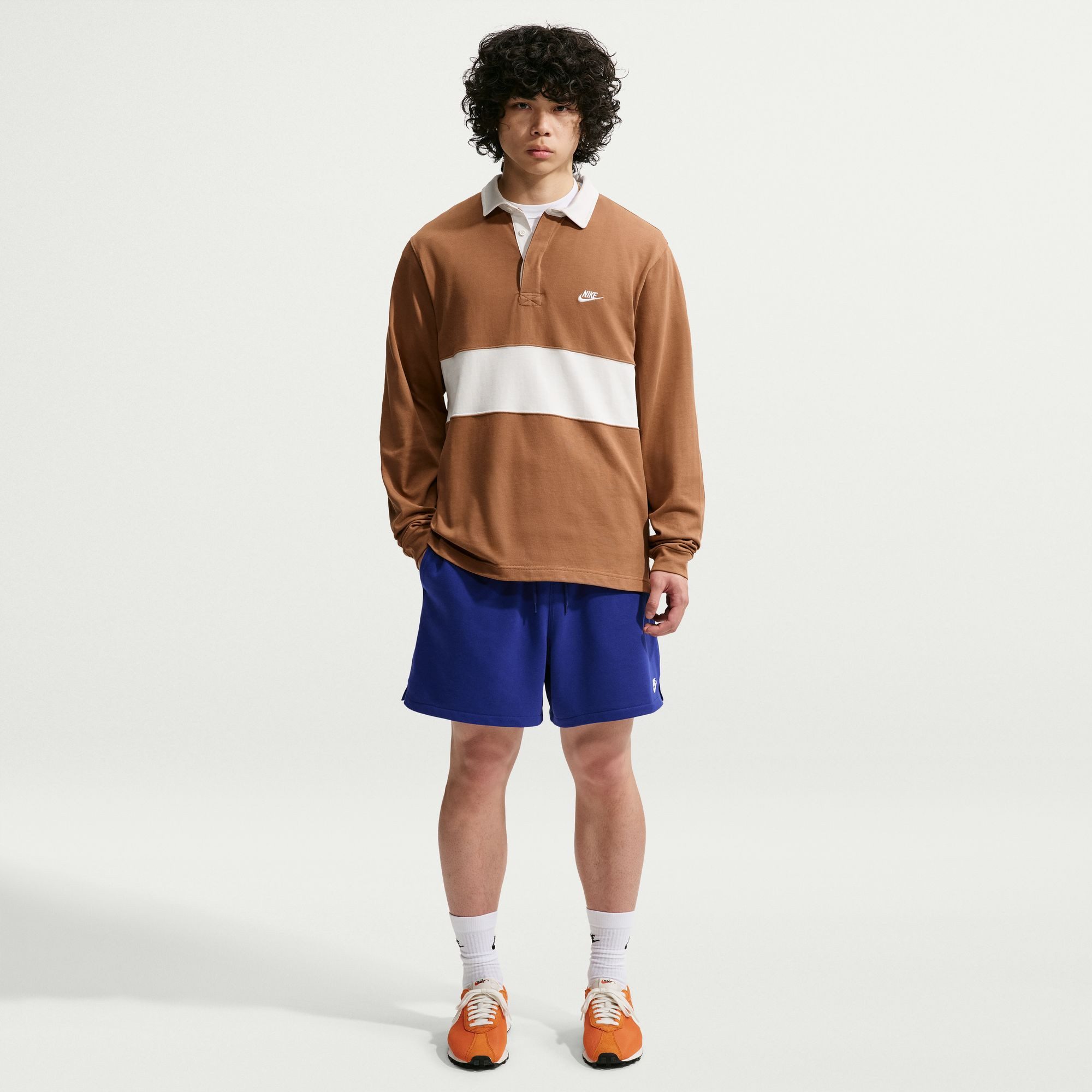 Nike Sportswear Shorts Nike Club Men's French Terry Flow Shorts mit Eingrifftaschen und Gesäßtasche, aus Baumwollmischung
