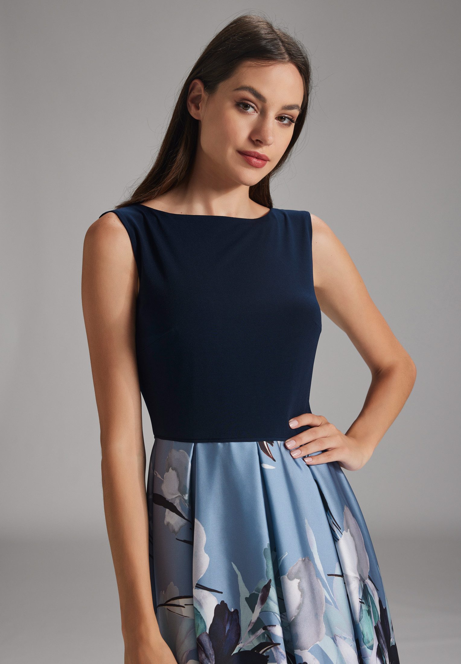 SWING Cocktailkleid - Cocktailkleid Taillierter Schnitt mit ausgestelltem Rockteil