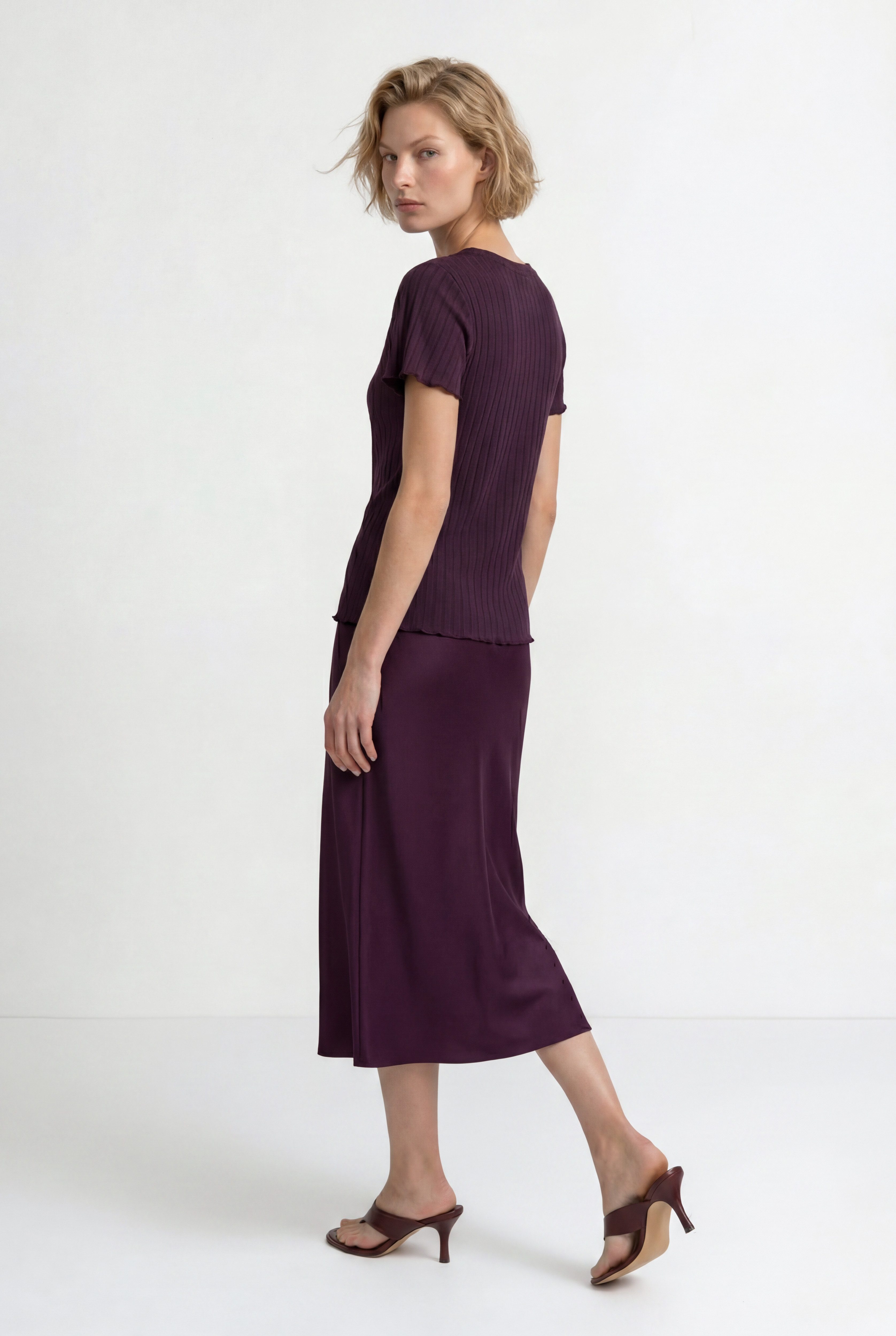 RICHROYAL Kurzarmshirt Mit gewelltem Saum an Rumpf und Ärmeln – Bild 3 von 5