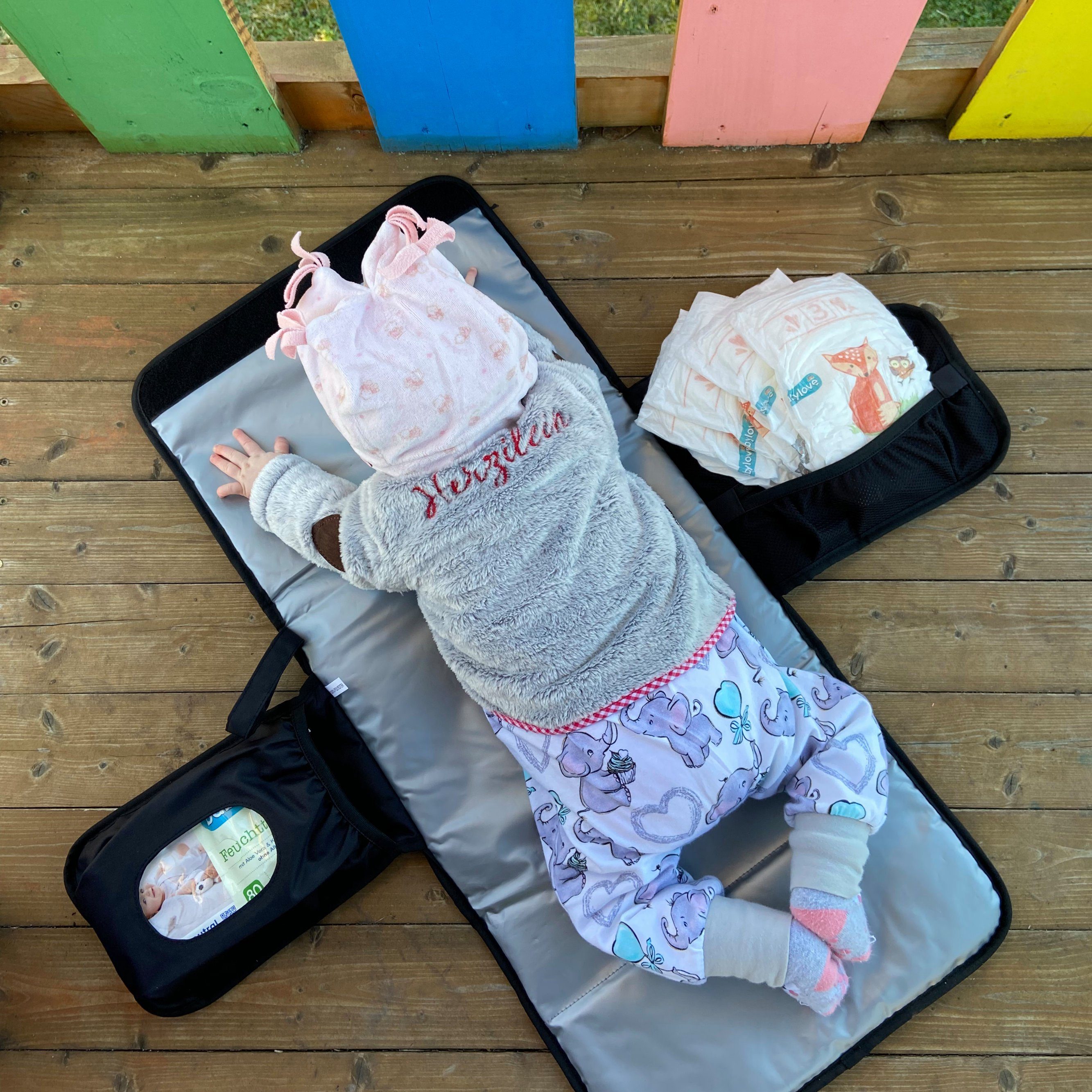 Punalu für mit Babys PUNALU Wickelunterlage unterwegs inkl. Wickelauflage 2x mit große Schmetterlingsmuster ideal Kinderwagenhaken