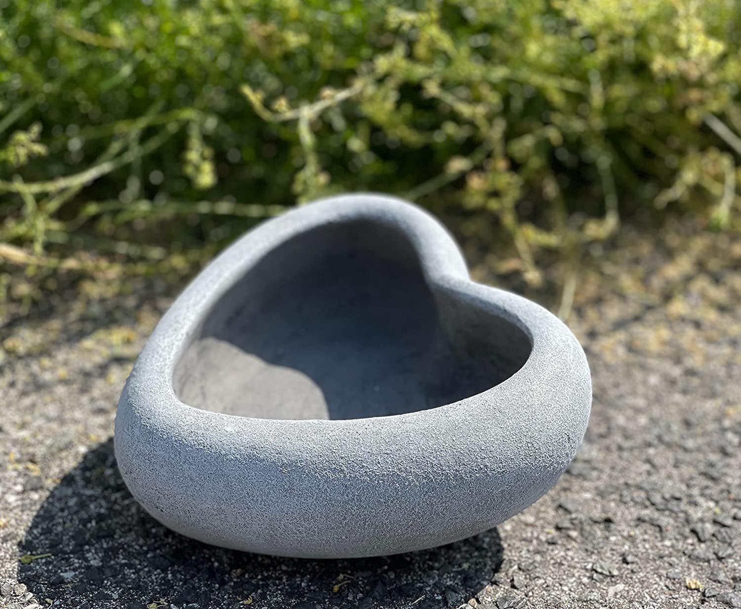 Stone and Style Pflanzschale Frostfeste Pflanzschale Herz mittel