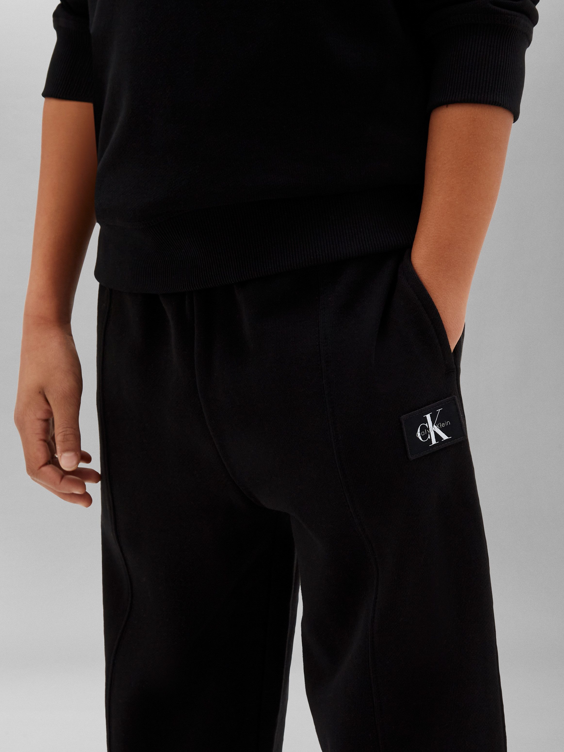 Calvin Klein Jeans Sweathose Kordelzug am Bund, reine Baumwolle, Logodruck – Bild 2 von 5