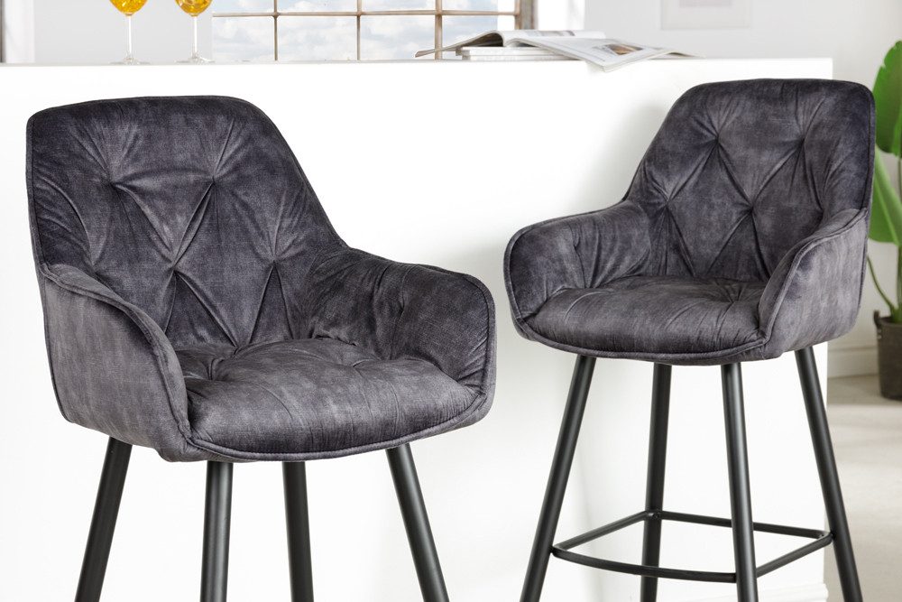 riess-ambiente Barhocker MILANO grau/schwarz - Samt, Metallgestell, mit Lehne & Fußablage (Einzelartikel, 1 St), Stuhl mit Chesterfield-Steppung – ideal für Deinen Küchentresen
